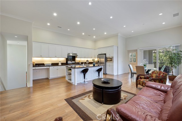 Irvine, California, 92620, United States, 2 Bedrooms Bedrooms, ,2 BathroomsBathrooms,Residential,For Sale,1895073