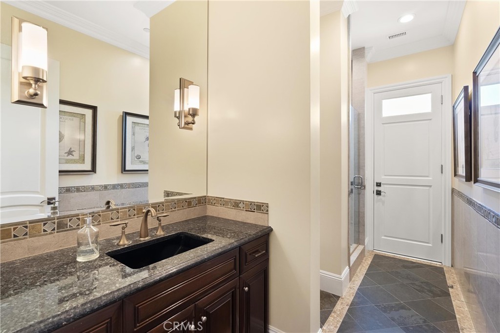 Newport Beach, California, 92660, United States, 5 Bedrooms Bedrooms, ,3 BathroomsBathrooms,Residential,For Sale,1846689