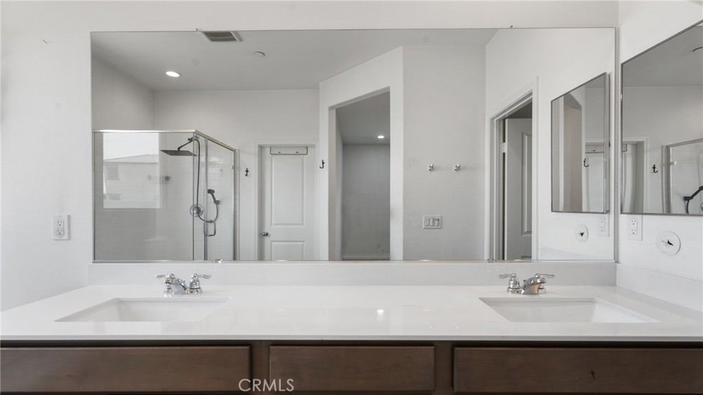 Perris, California, 92571, United States, 5 Bedrooms Bedrooms, ,3 BathroomsBathrooms,Residential,For Sale,1980926