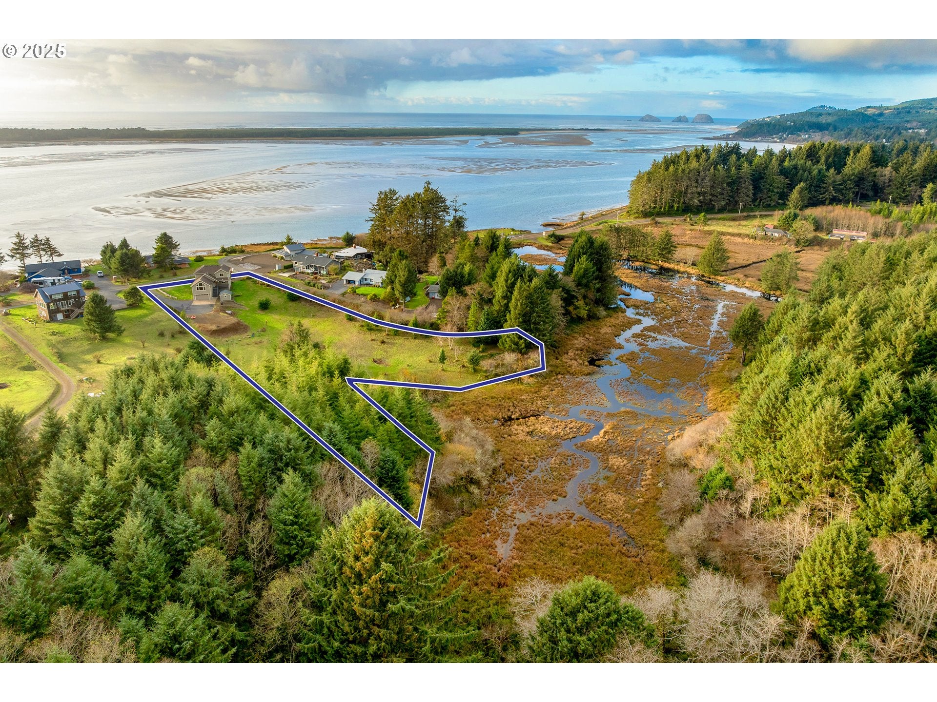 Tillamook, Oregon, 97141, United States, 3 Bedrooms Bedrooms, ,4 BathroomsBathrooms,Residential,For Sale,1998230