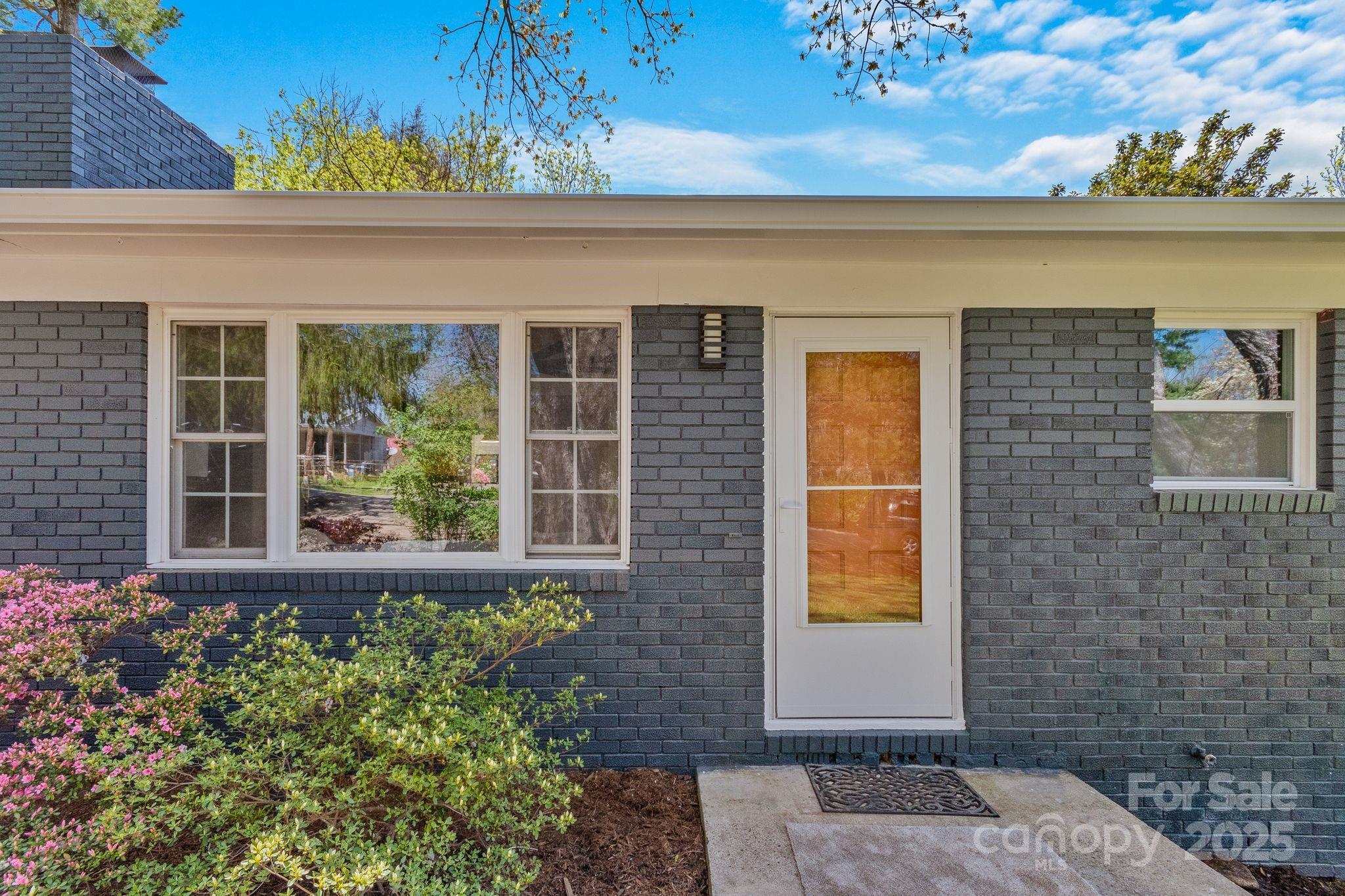 Asheville, North Carolina, 28806, United States, 4 Bedrooms Bedrooms, ,3 BathroomsBathrooms,Residential,For Sale,1770917