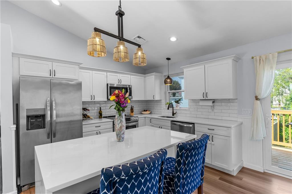 Cranston, Rhode Island, 02910, United States, 3 Bedrooms Bedrooms, ,3 BathroomsBathrooms,Residential,For Sale,1915562