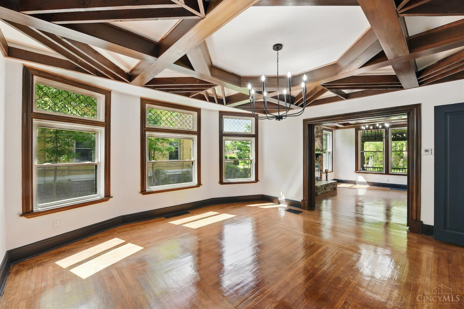 Cincinnati, Ohio, 45229, United States, 7 Bedrooms Bedrooms, ,5 BathroomsBathrooms,Residential,For Sale,1821306