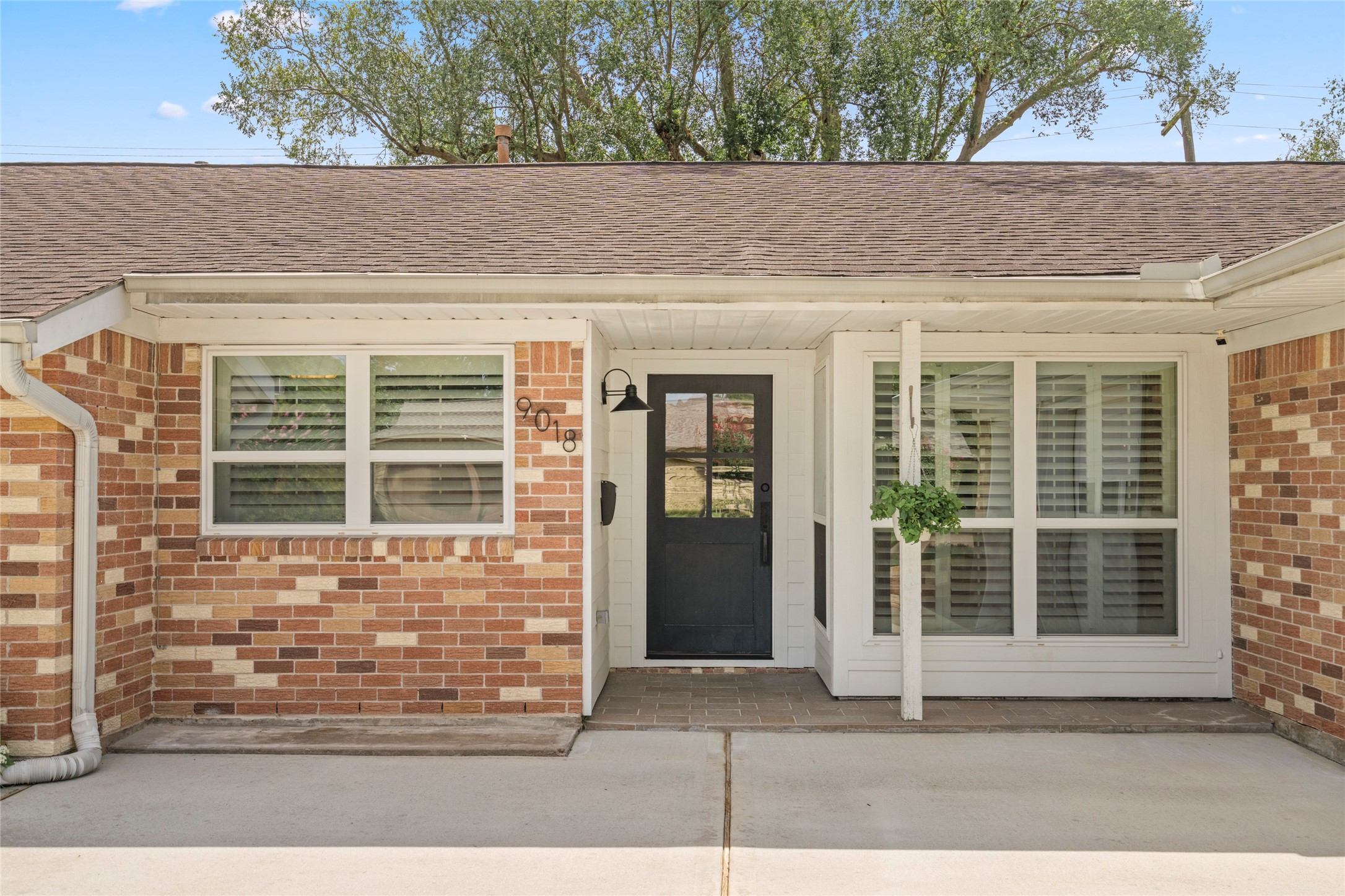  9018 Mullins Drive - 物件實景