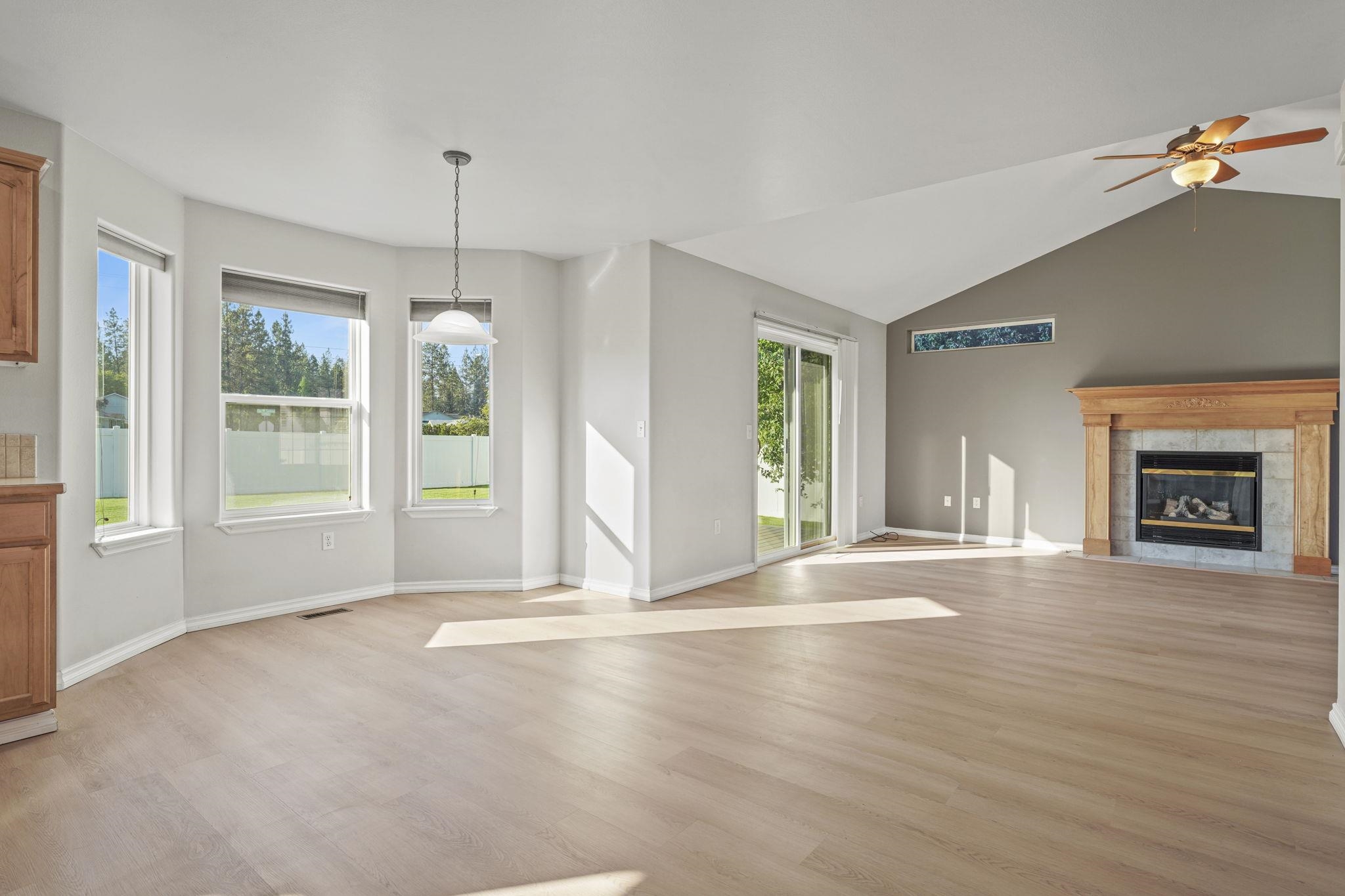 Mead, Washington, 99021, United States, 4 Bedrooms Bedrooms, ,4 BathroomsBathrooms,Residential,For Sale,1955187