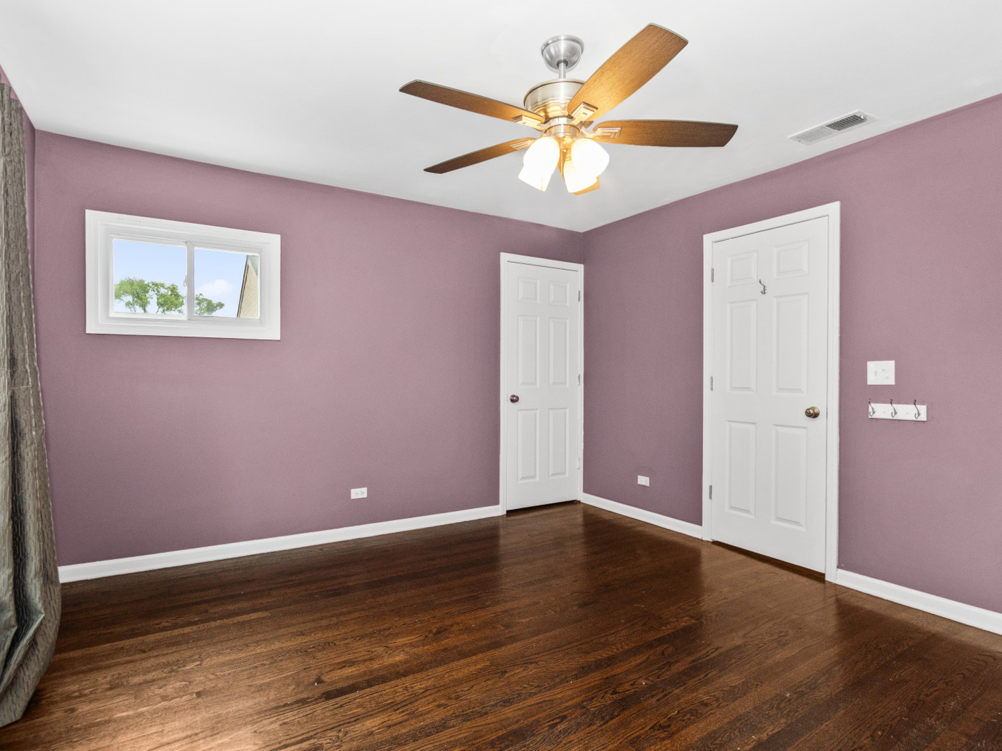 Evanston, Illinois, 60201, United States, 5 Bedrooms Bedrooms, ,3 BathroomsBathrooms,Residential,For Sale,1908877
