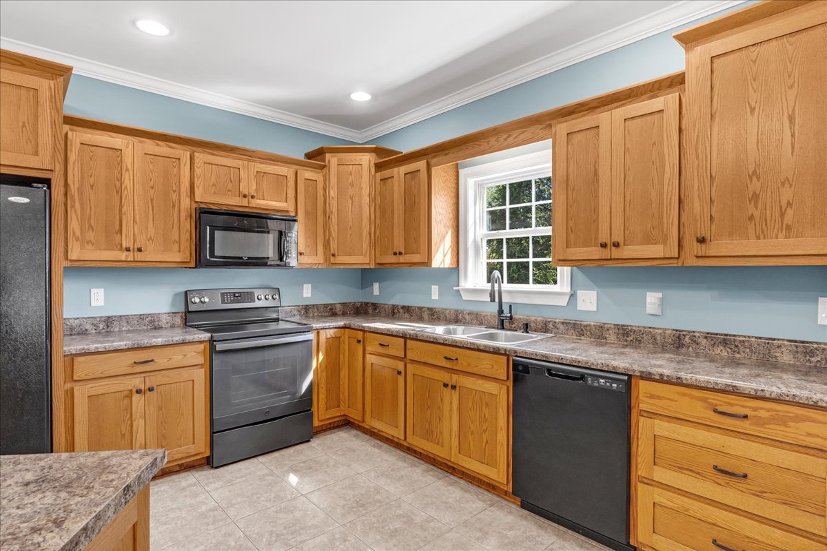Decherd, Tennessee, 37324, United States, 4 Bedrooms Bedrooms, ,2 BathroomsBathrooms,Residential,For Sale,1870930