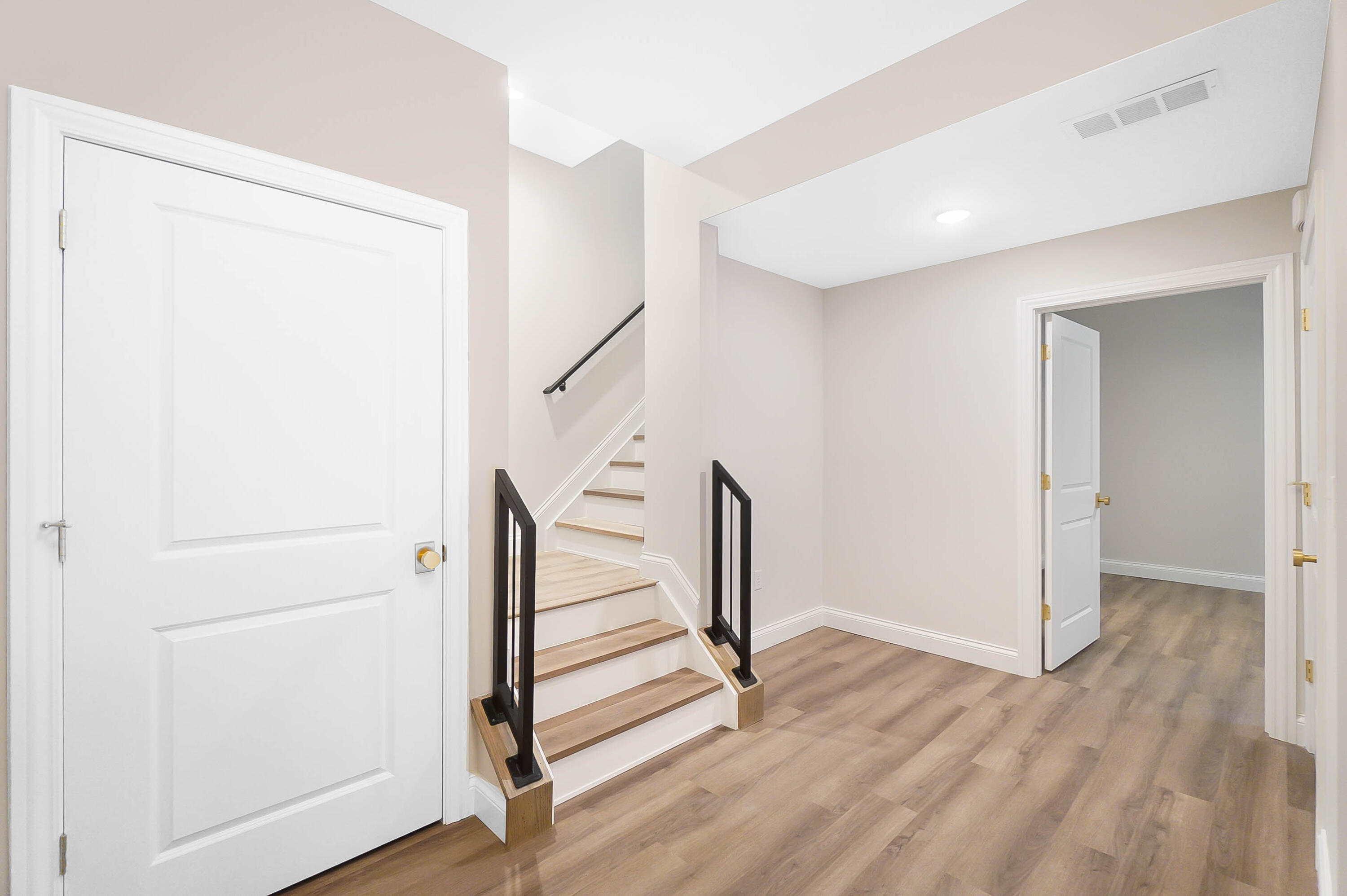 Newport, Kentucky, 41071, United States, 3 Bedrooms Bedrooms, ,4 BathroomsBathrooms,Residential,For Sale,1786326
