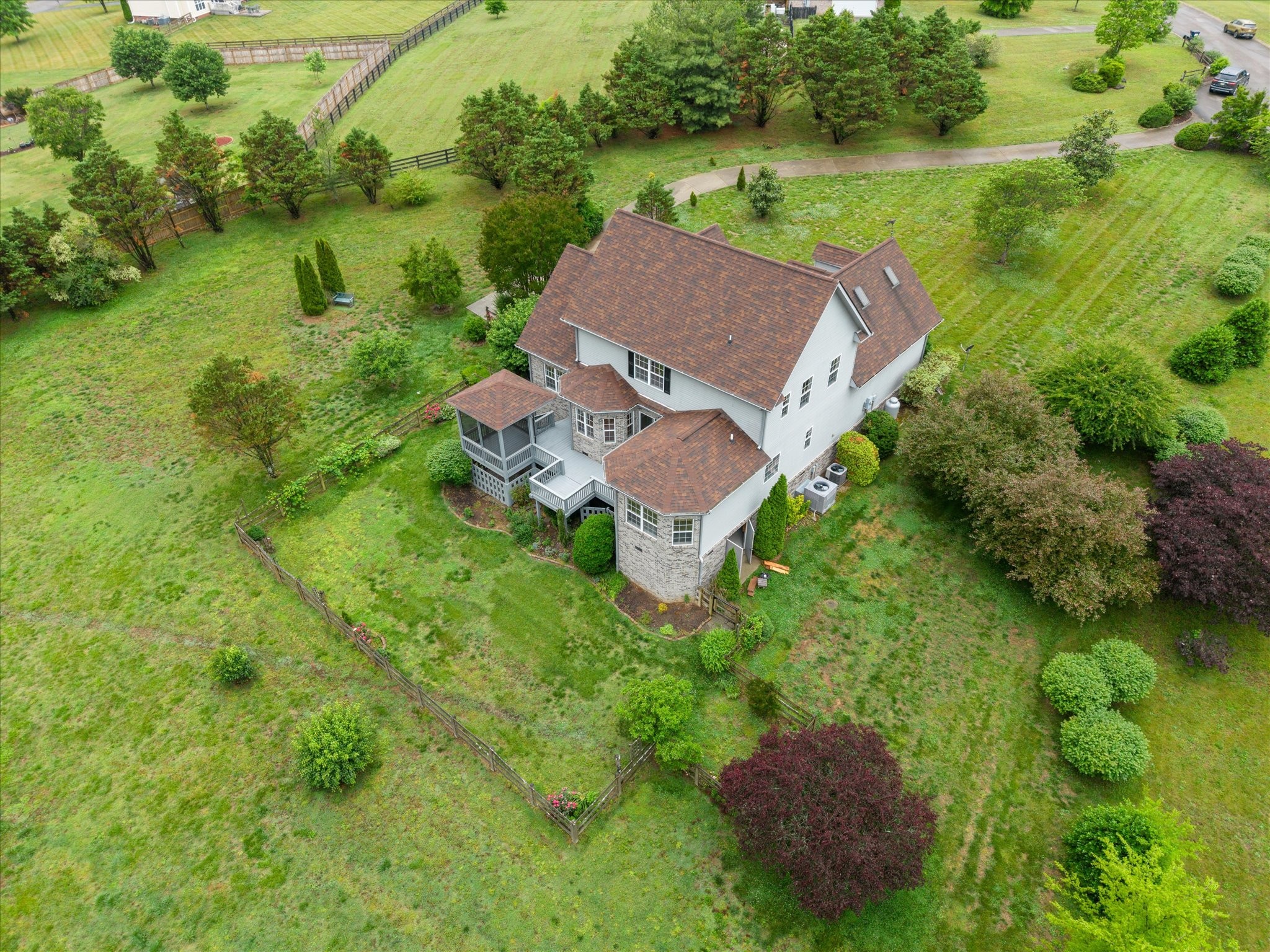  2216 Twin Peaks Ct, Spring Hill, TN, 37174 - 物件實景