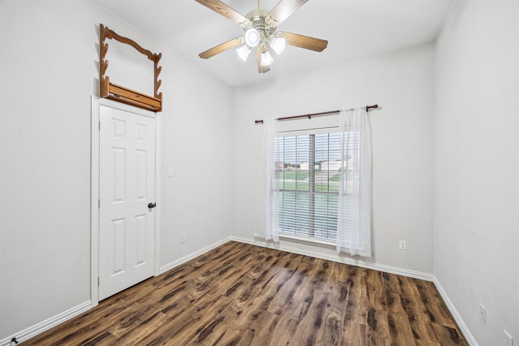 Lavon, Texas, 75166, United States, 4 Bedrooms Bedrooms, ,2 BathroomsBathrooms,Residential,For Sale,1865641