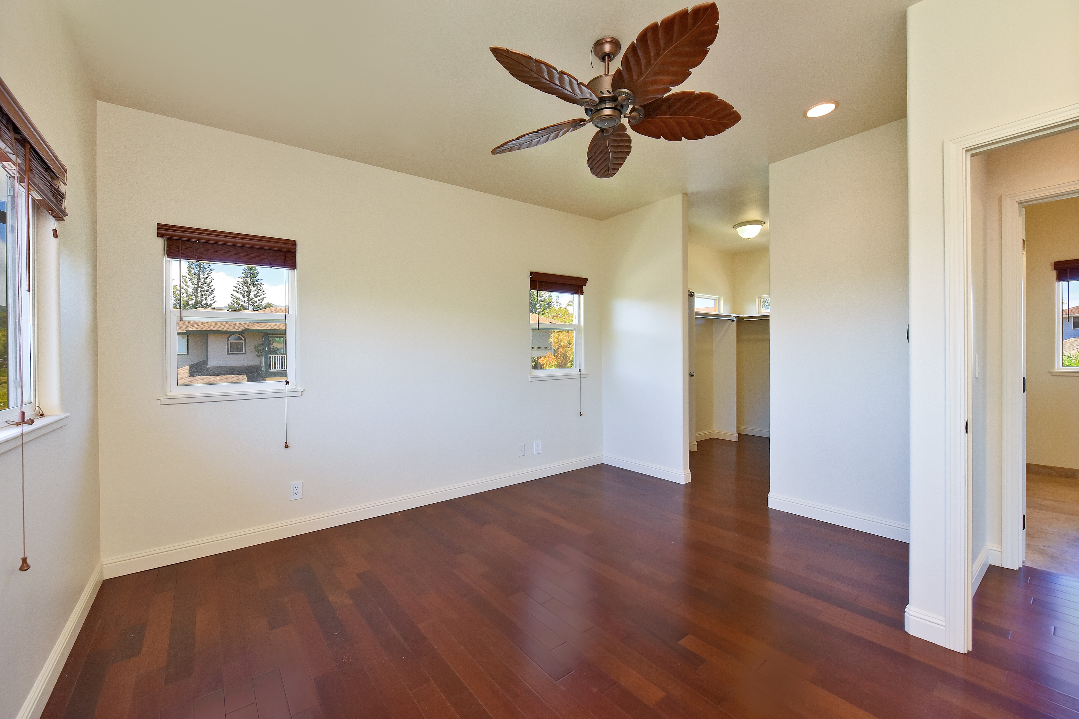  Updated two-story home featuring ocean and island views - 物件實景