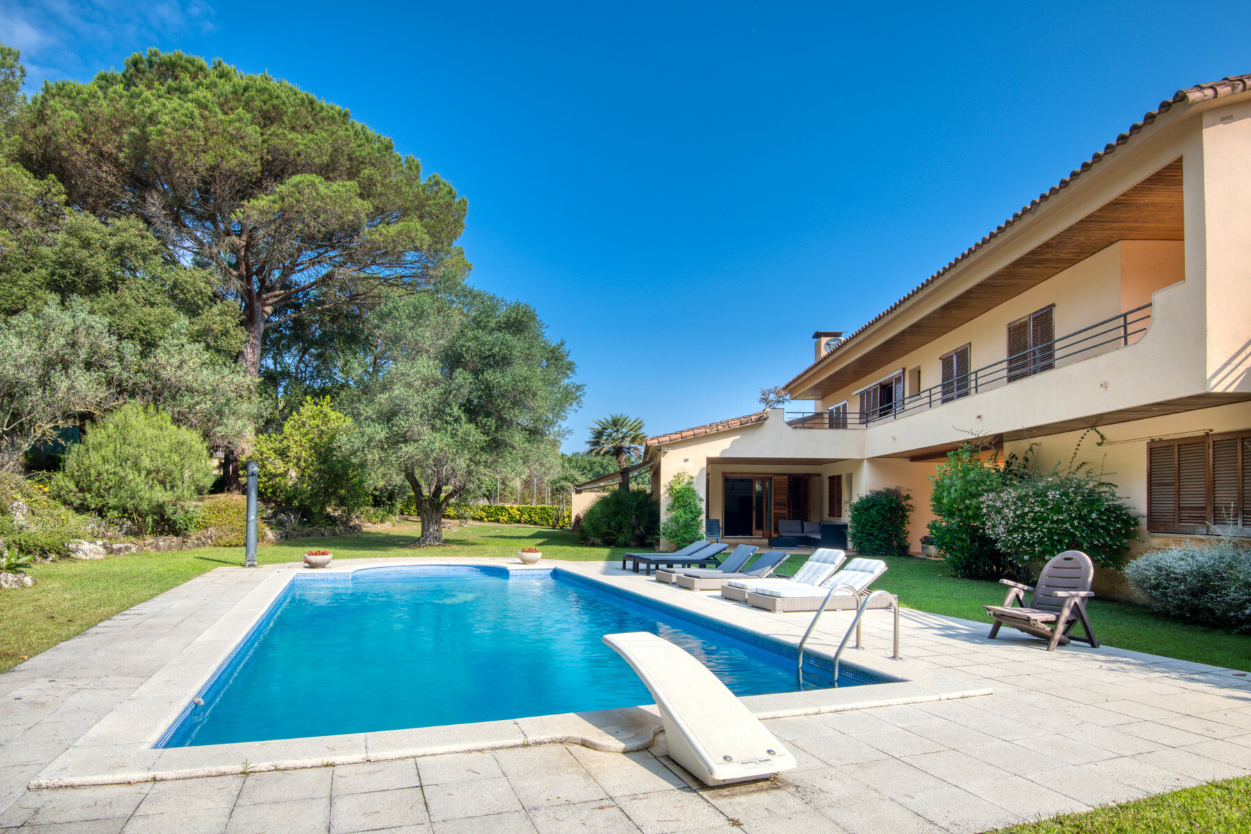  Beautiful villa in ideal location, surrounded by nature, in Solius - 物件實景