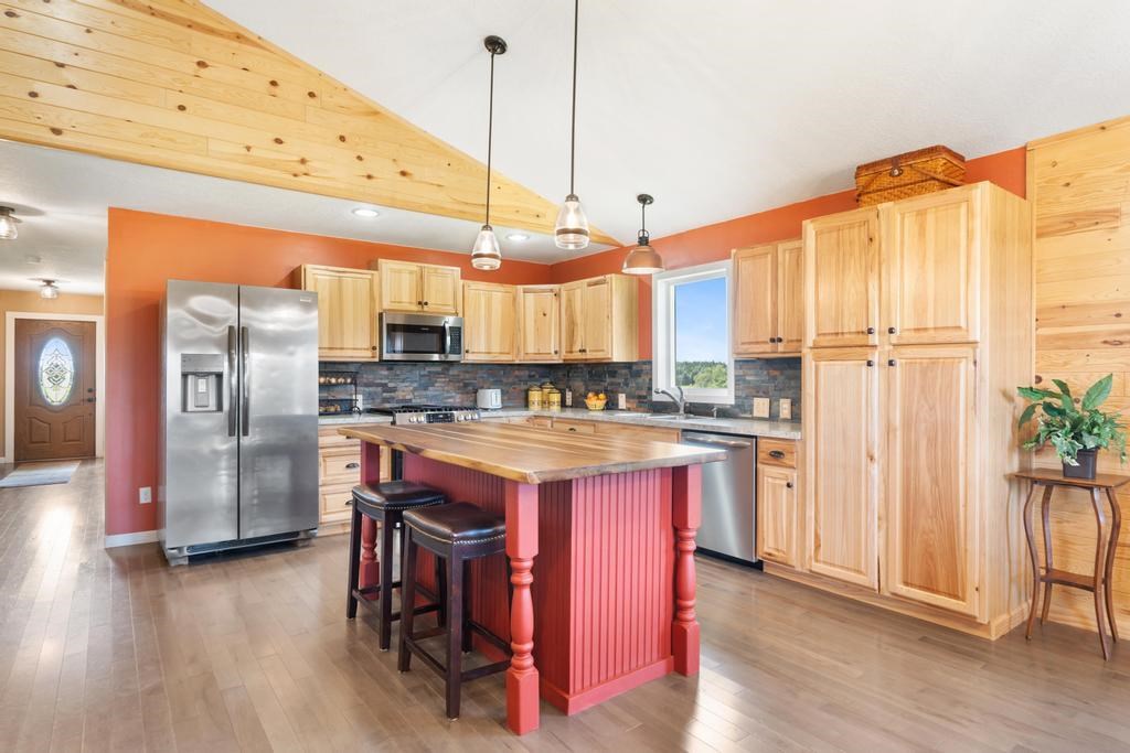 Alanson, Michigan, 49706, United States, 3 Bedrooms Bedrooms, ,3 BathroomsBathrooms,Residential,For Sale,1907039