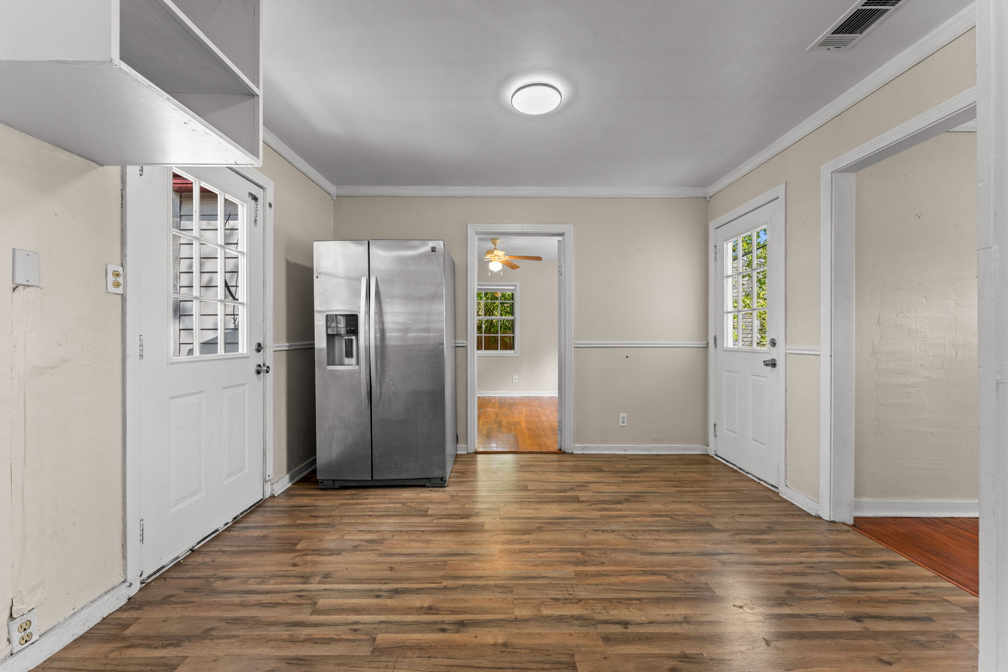  Charming Home, Near Downtown  On a Large Lot, Mature Trees, & No Rear Neighbors - 物件實景