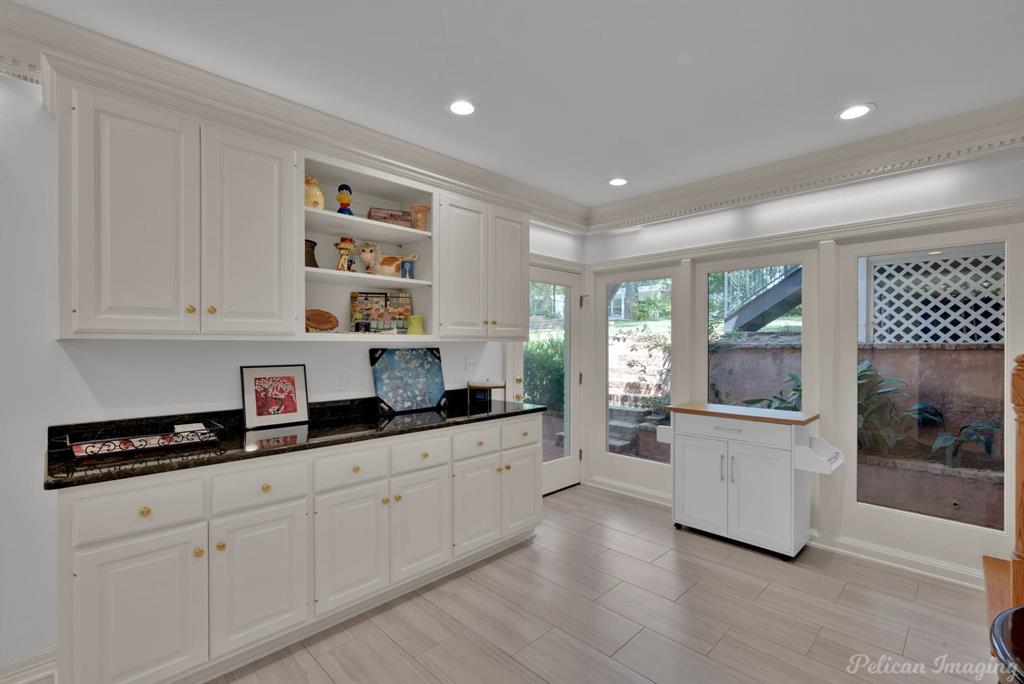 Shreveport, Louisiana, 71106, United States, 5 Bedrooms Bedrooms, ,6 BathroomsBathrooms,Residential,For Sale,1942292