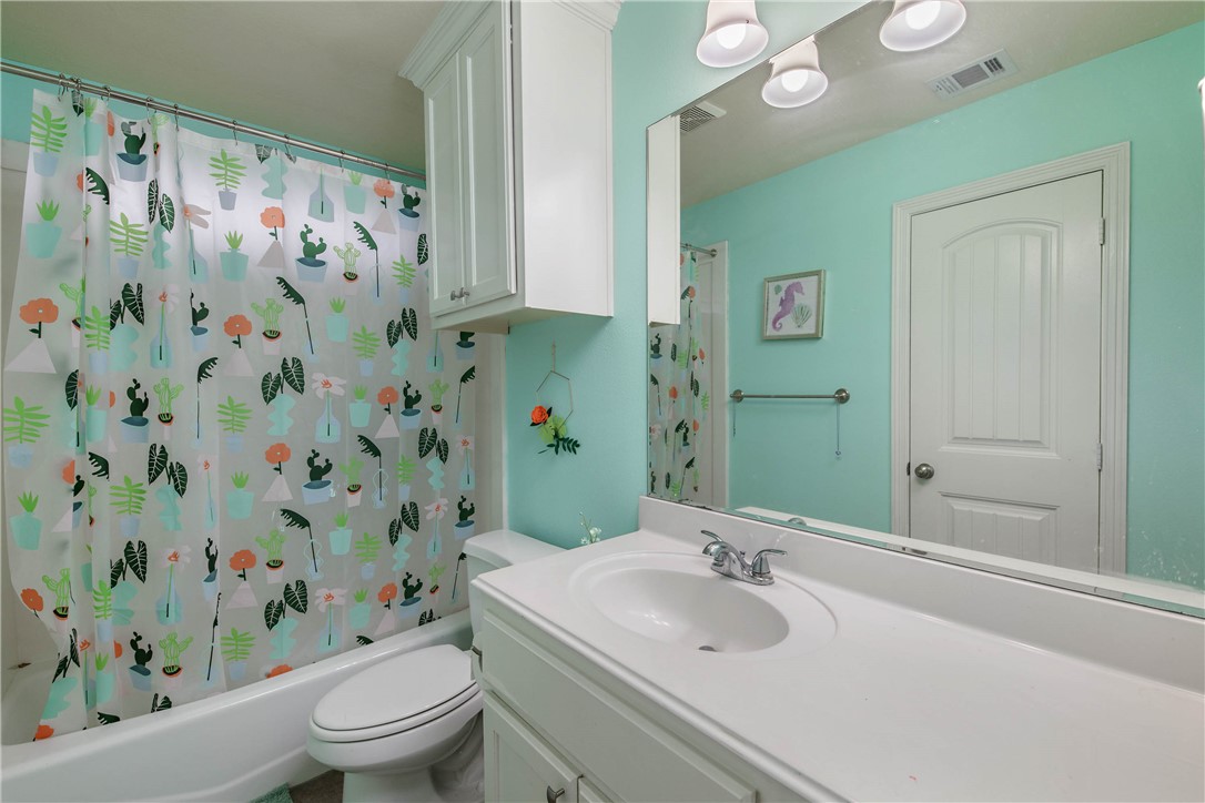 College Station, Texas, 77845, United States, 5 Bedrooms Bedrooms, ,4 BathroomsBathrooms,Residential,For Sale,1979920