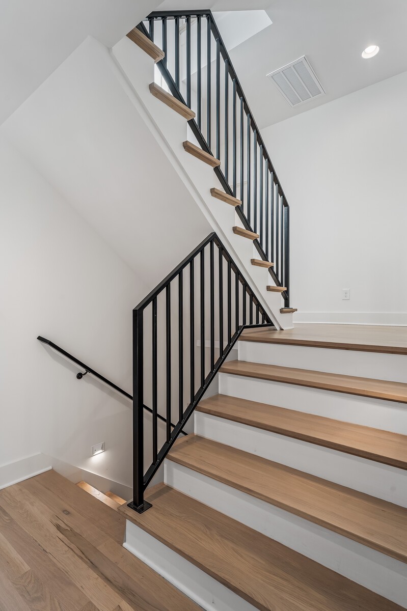 Nashville, Tennessee, 37206, United States, 4 Bedrooms Bedrooms, ,7 BathroomsBathrooms,Residential,For Sale,1989518