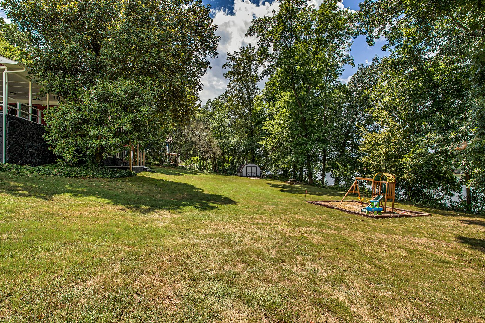 Harriman, Tennessee, 37748, United States, 3 Bedrooms Bedrooms, ,3 BathroomsBathrooms,Residential,For Sale,2011405