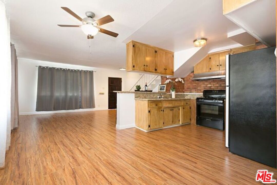 Santa Monica, California, 90405, United States, 14 Bedrooms Bedrooms, ,Residential,For Sale,2003073