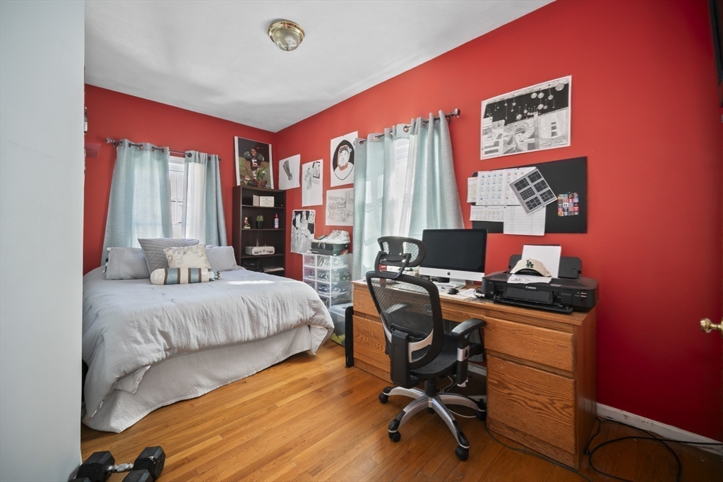 Lynn, Massachusetts, 01902, United States, 5 Bedrooms Bedrooms, ,3 BathroomsBathrooms,Residential,For Sale,1996647