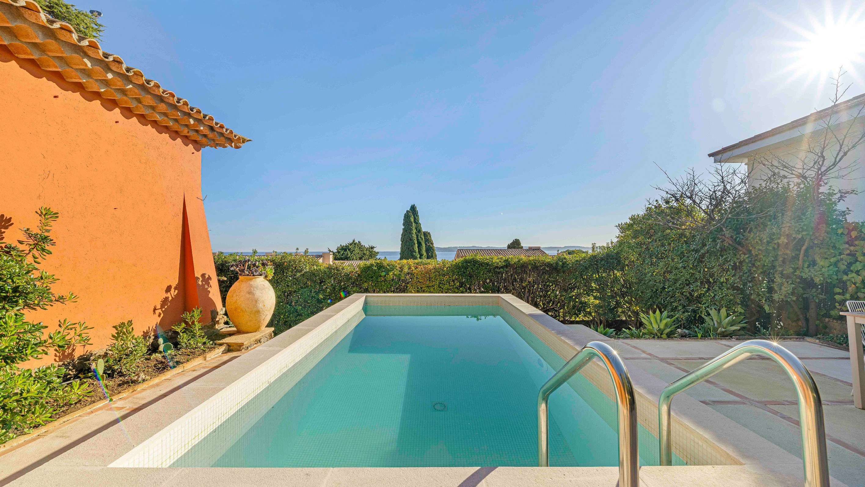  Renovated Art Deco villa with sea view, 300 m from the beaches, Sainte-Maxime, … - 物件實景