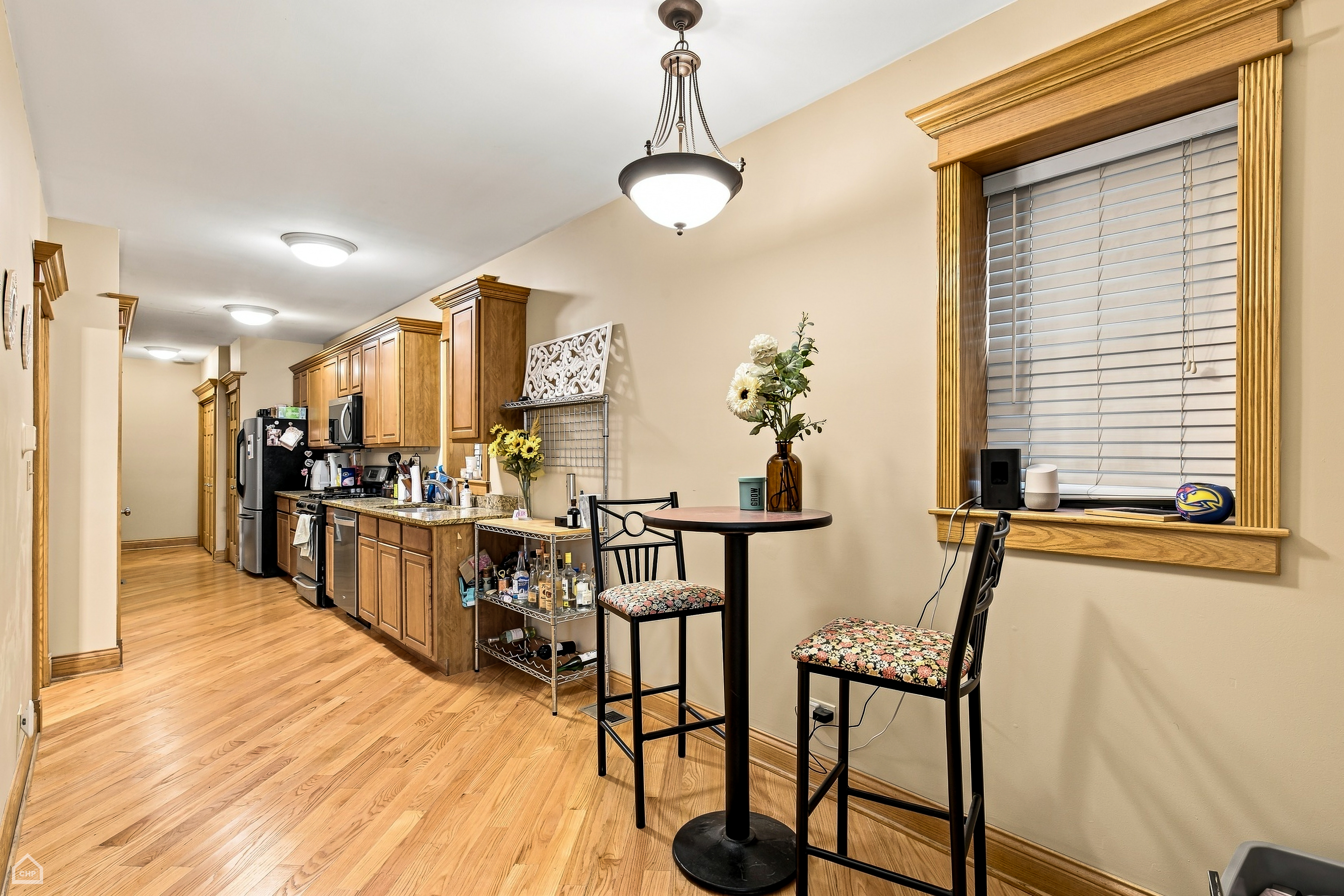 Excellent Opportunity to Own a Classic Chicago Brick Three-Flat - 物件實景