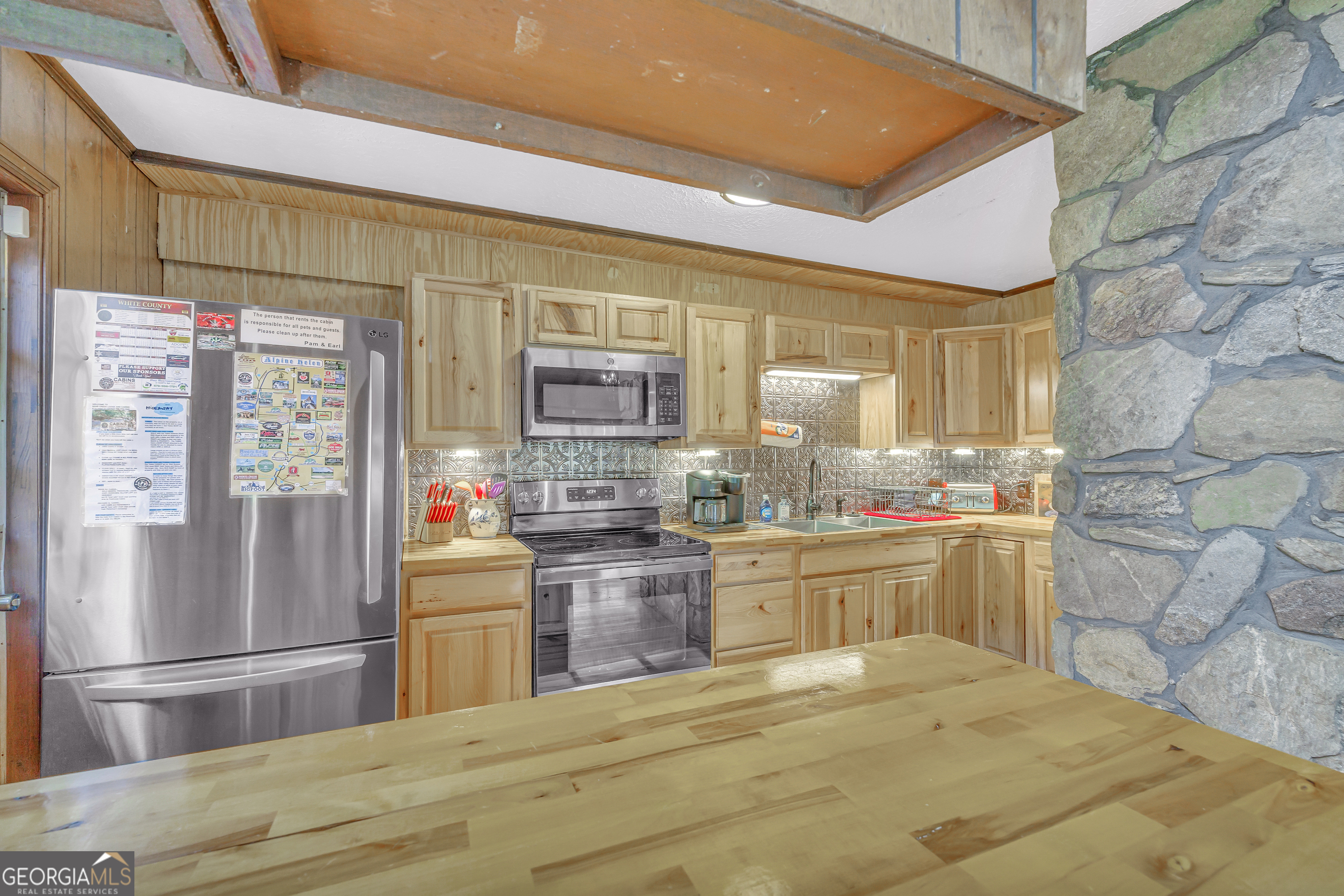 Helen, Georgia, 30545, United States, 3 Bedrooms Bedrooms, ,2 BathroomsBathrooms,Residential,For Sale,1993891