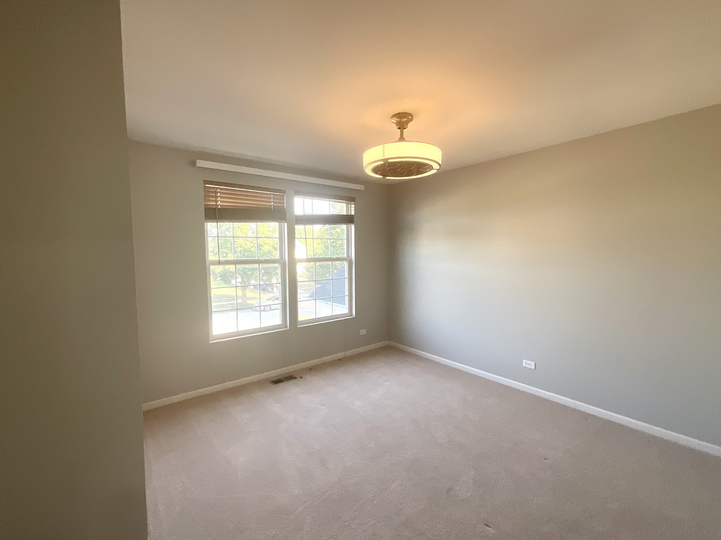 Bolingbrook, Illinois, 60490, United States, 4 Bedrooms Bedrooms, ,3 BathroomsBathrooms,Residential,For Sale,1958387