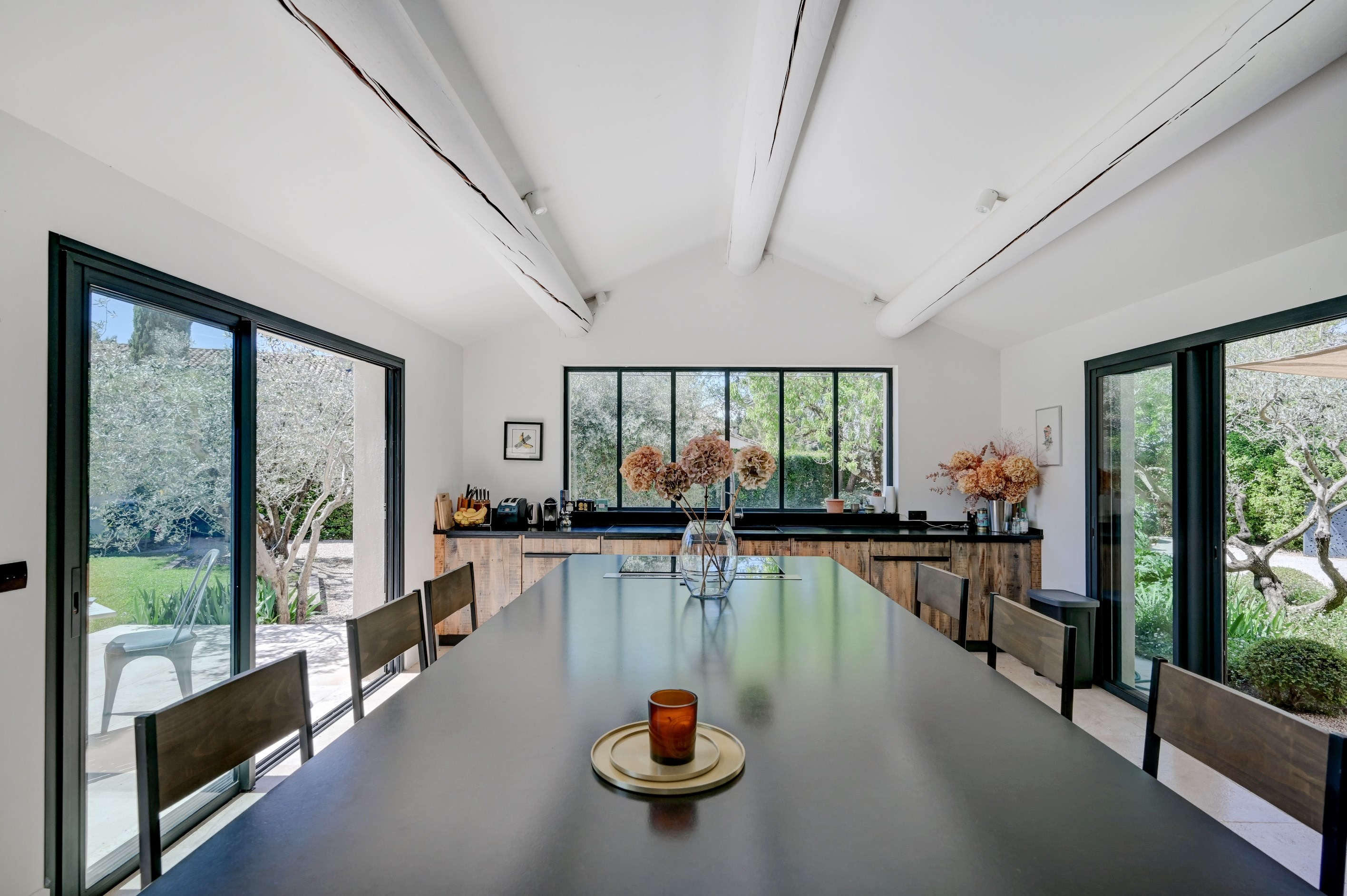  Exclusive. Rare in Eygalières, beautiful renovated house in the village center … - 物件實景