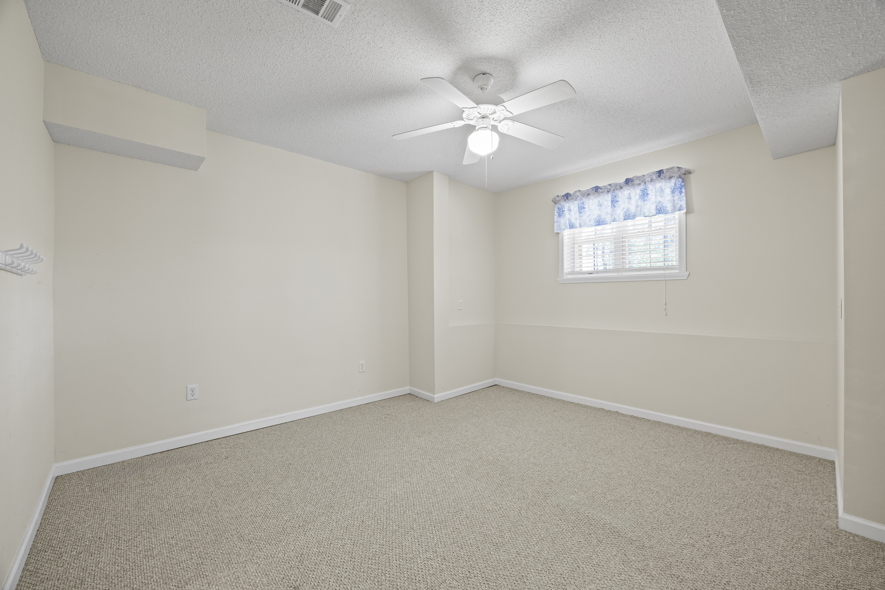 Hartwell, Georgia, 30643, United States, 4 Bedrooms Bedrooms, ,4 BathroomsBathrooms,Residential,For Sale,1906193
