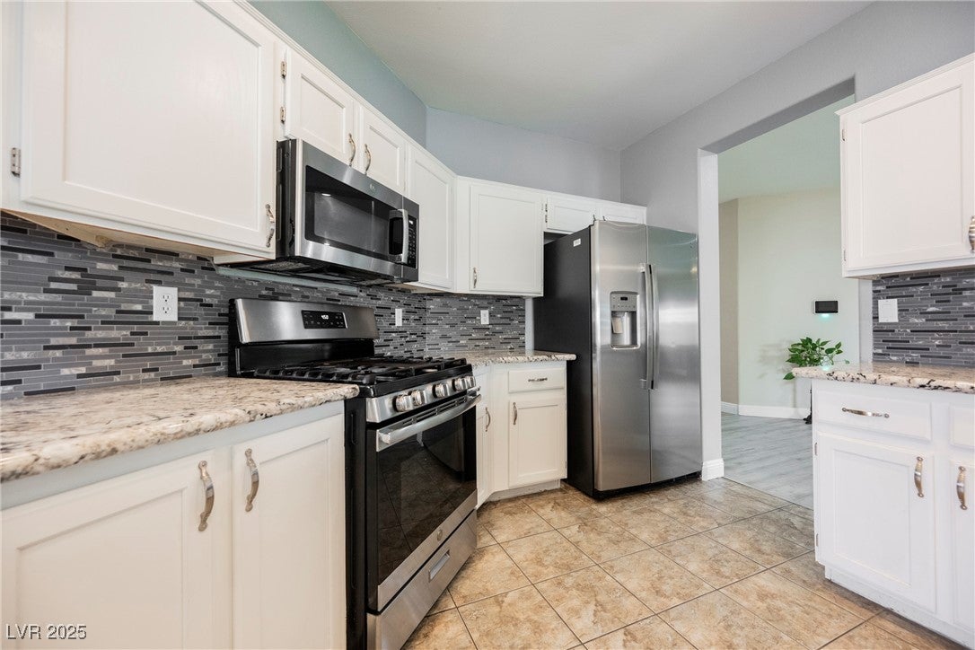 Henderson, Nevada, 89015, United States, 5 Bedrooms Bedrooms, ,2 BathroomsBathrooms,Residential,For Sale,1976773