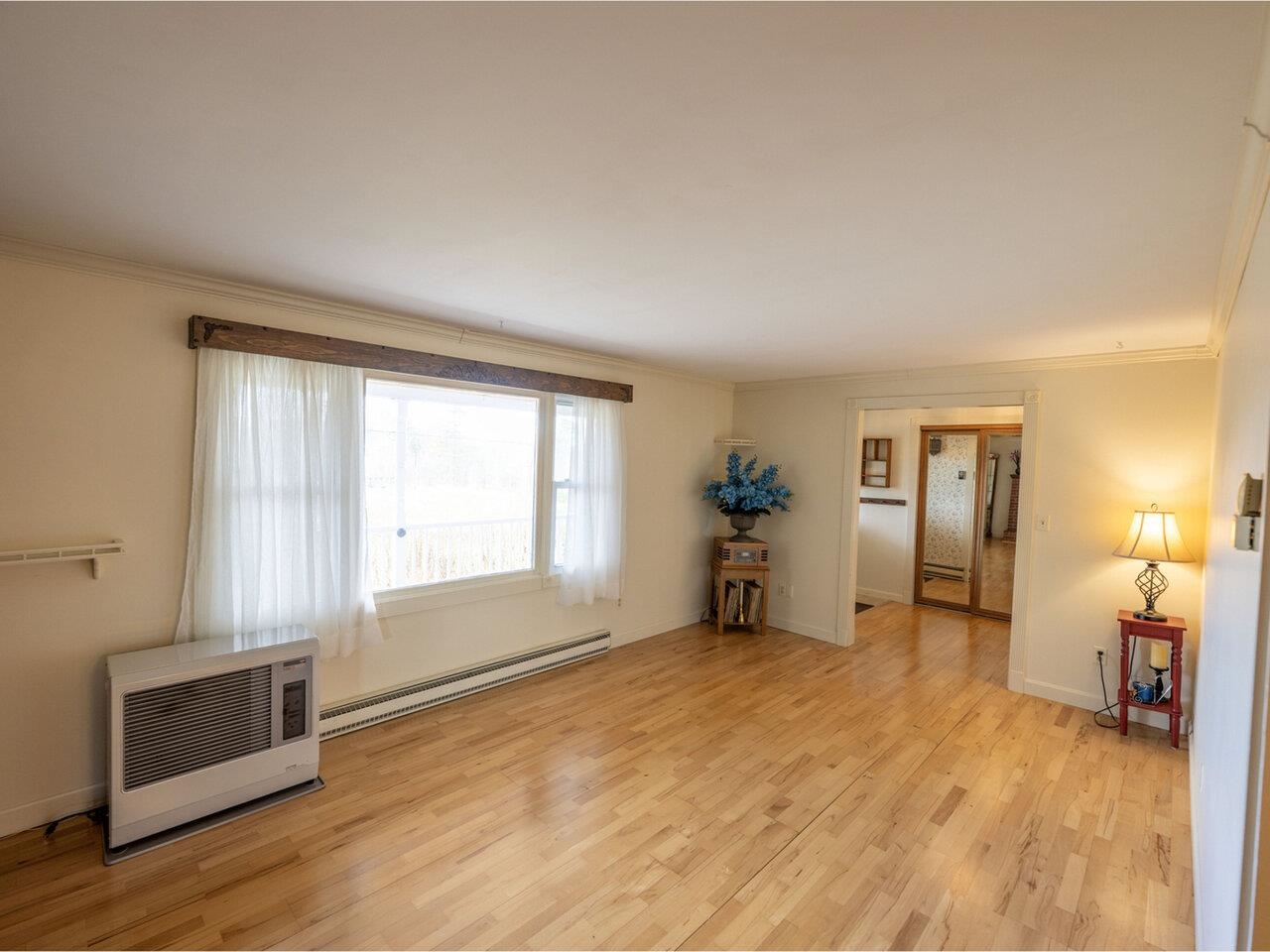 Williston, Vermont, 05495, United States, 3 Bedrooms Bedrooms, ,2 BathroomsBathrooms,Residential,For Sale,2001004