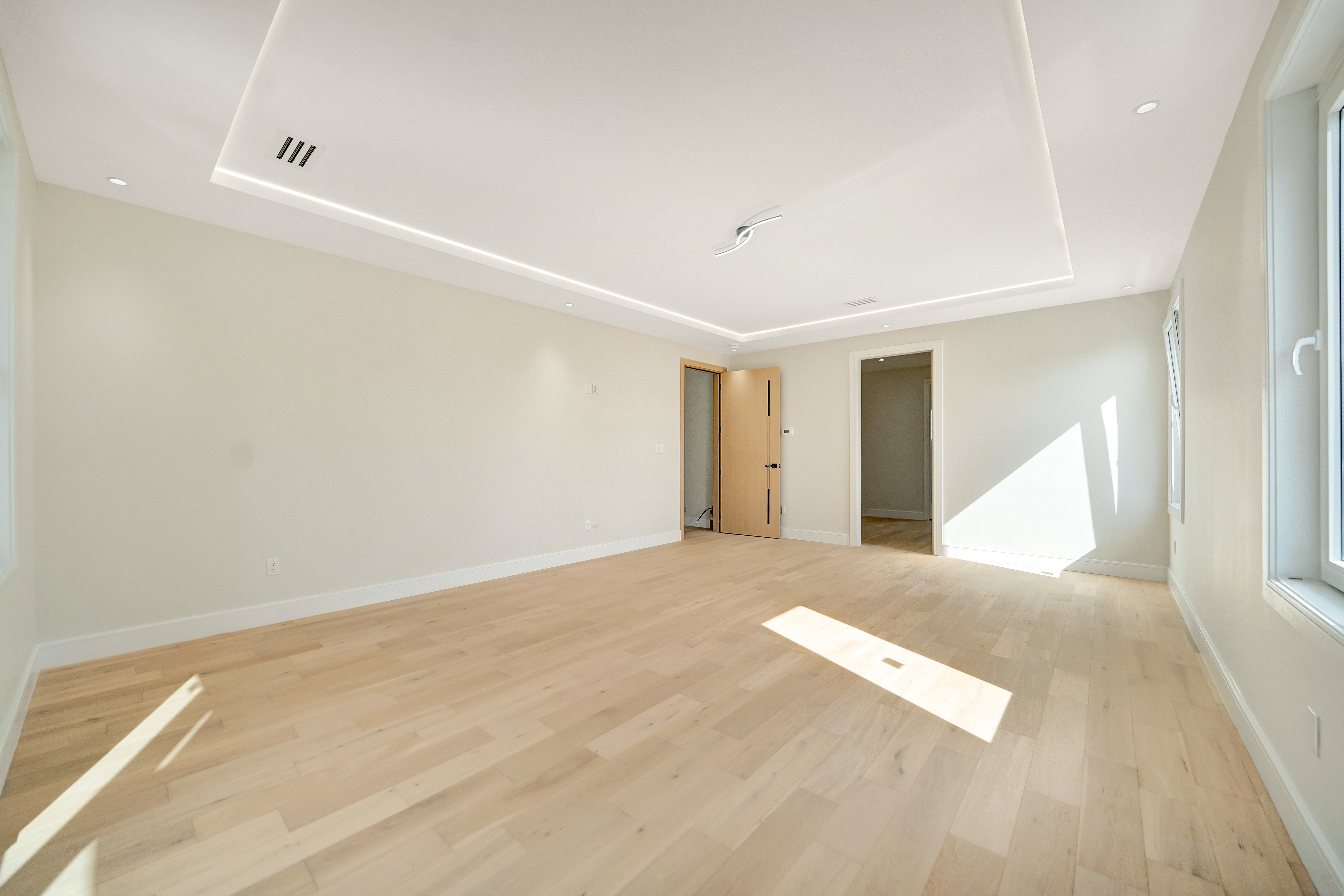  748 Carman Avenue, Westbury, NY, 11590 - 物件實景
