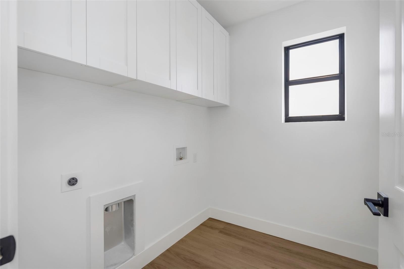 TAMPA, Florida, 33607, United States, 5 Bedrooms Bedrooms, ,3 BathroomsBathrooms,Residential,For Sale,1976051