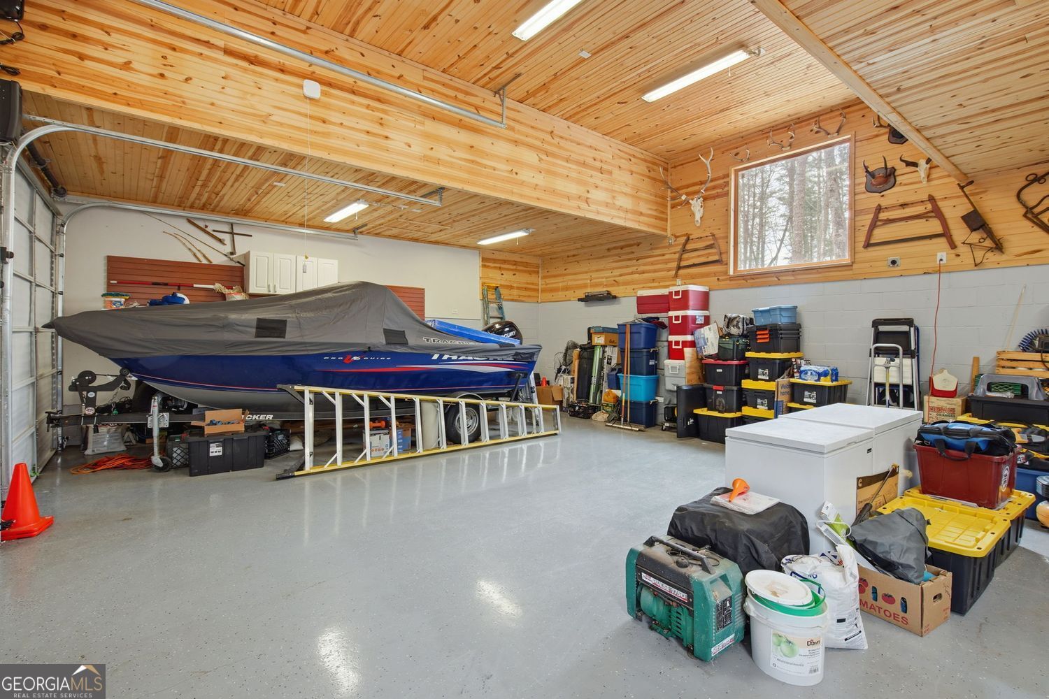 Ellijay, Georgia, 30536, United States, 2 Bedrooms Bedrooms, ,3 BathroomsBathrooms,Residential,For Sale,2035001