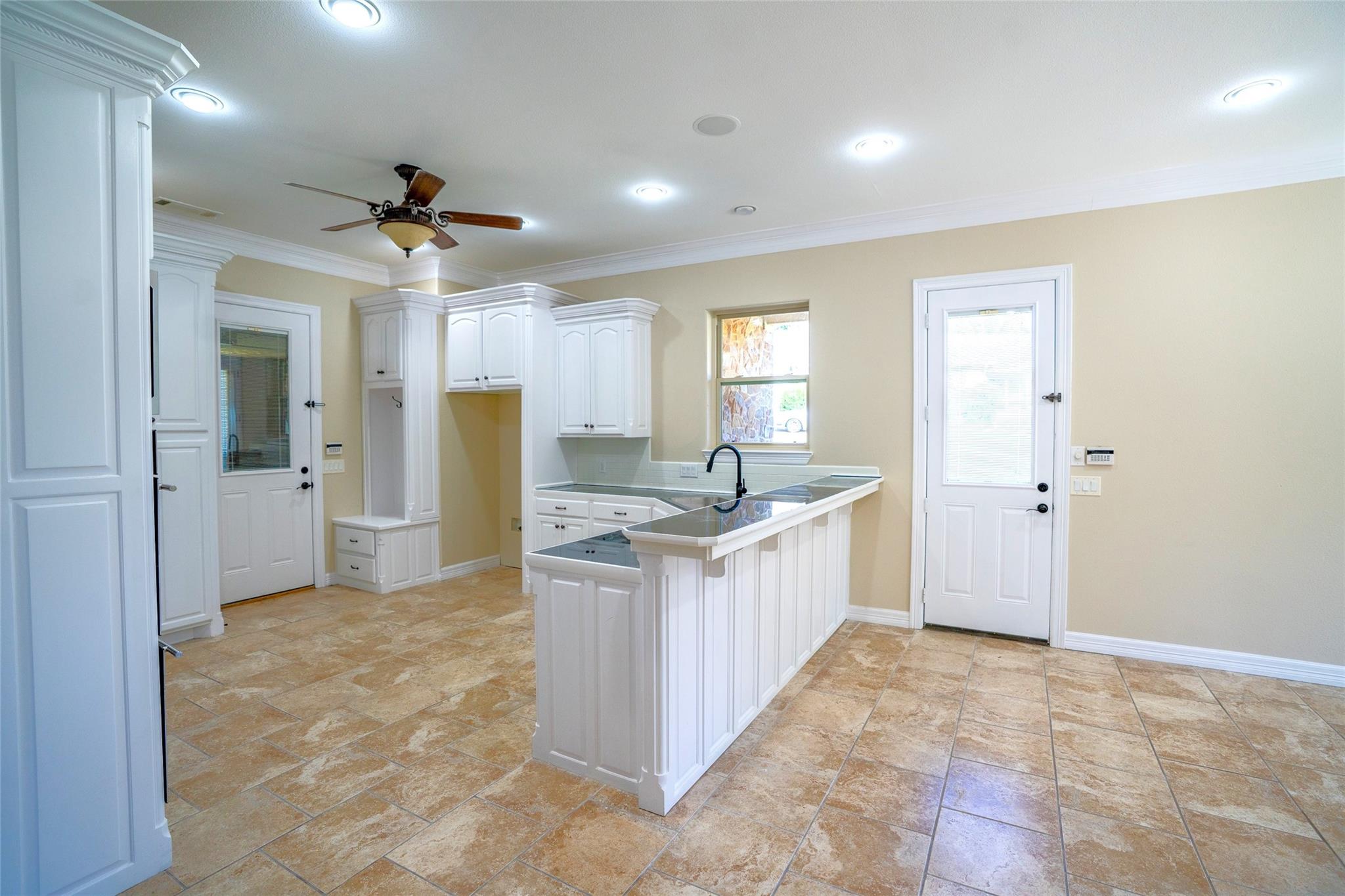 Paris, Texas, 75462, United States, 4 Bedrooms Bedrooms, ,4 BathroomsBathrooms,Residential,For Sale,1979058