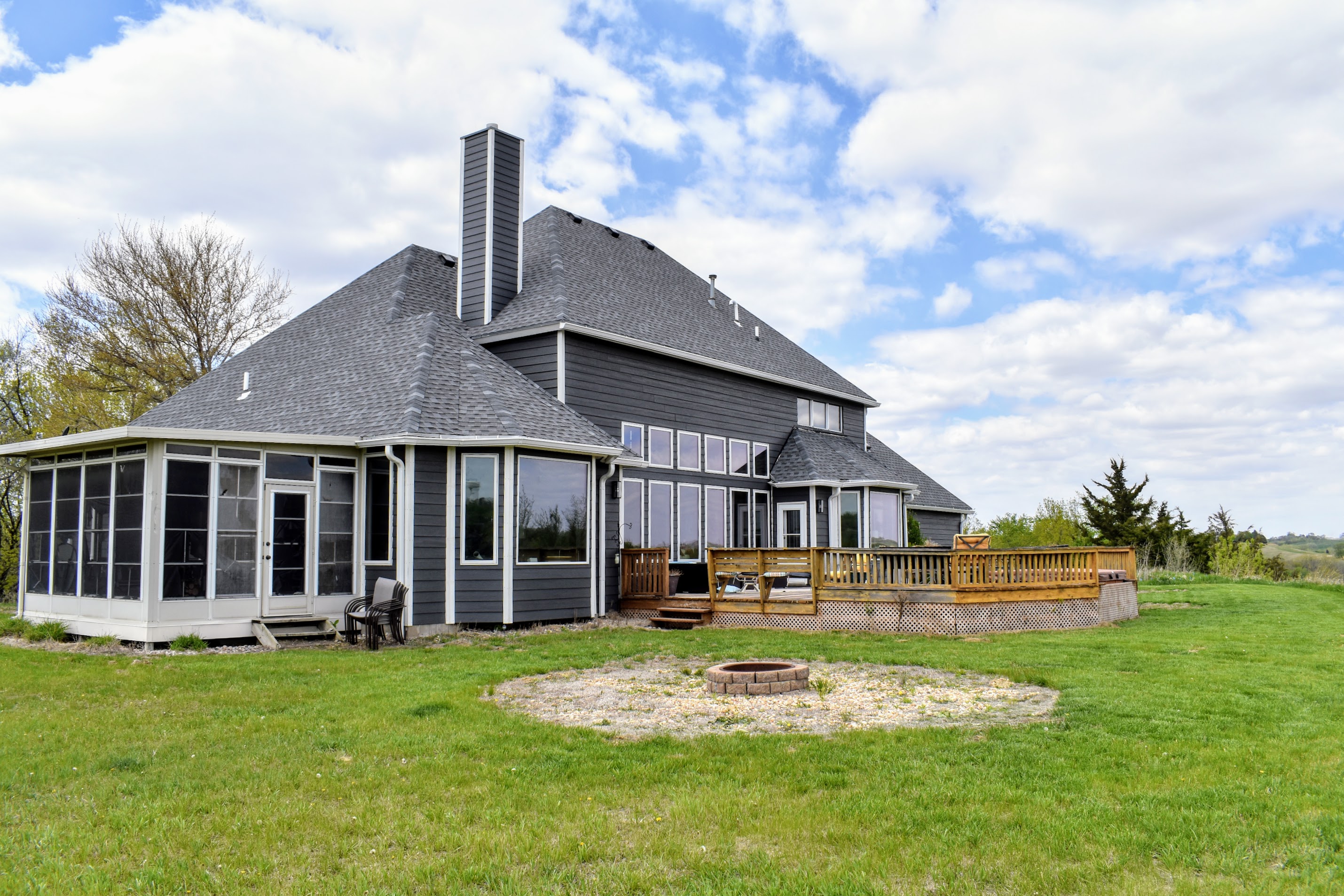 Sioux City, Iowa, 51104, United States, 4 Bedrooms Bedrooms, ,5 BathroomsBathrooms,Residential,For Sale,1989955