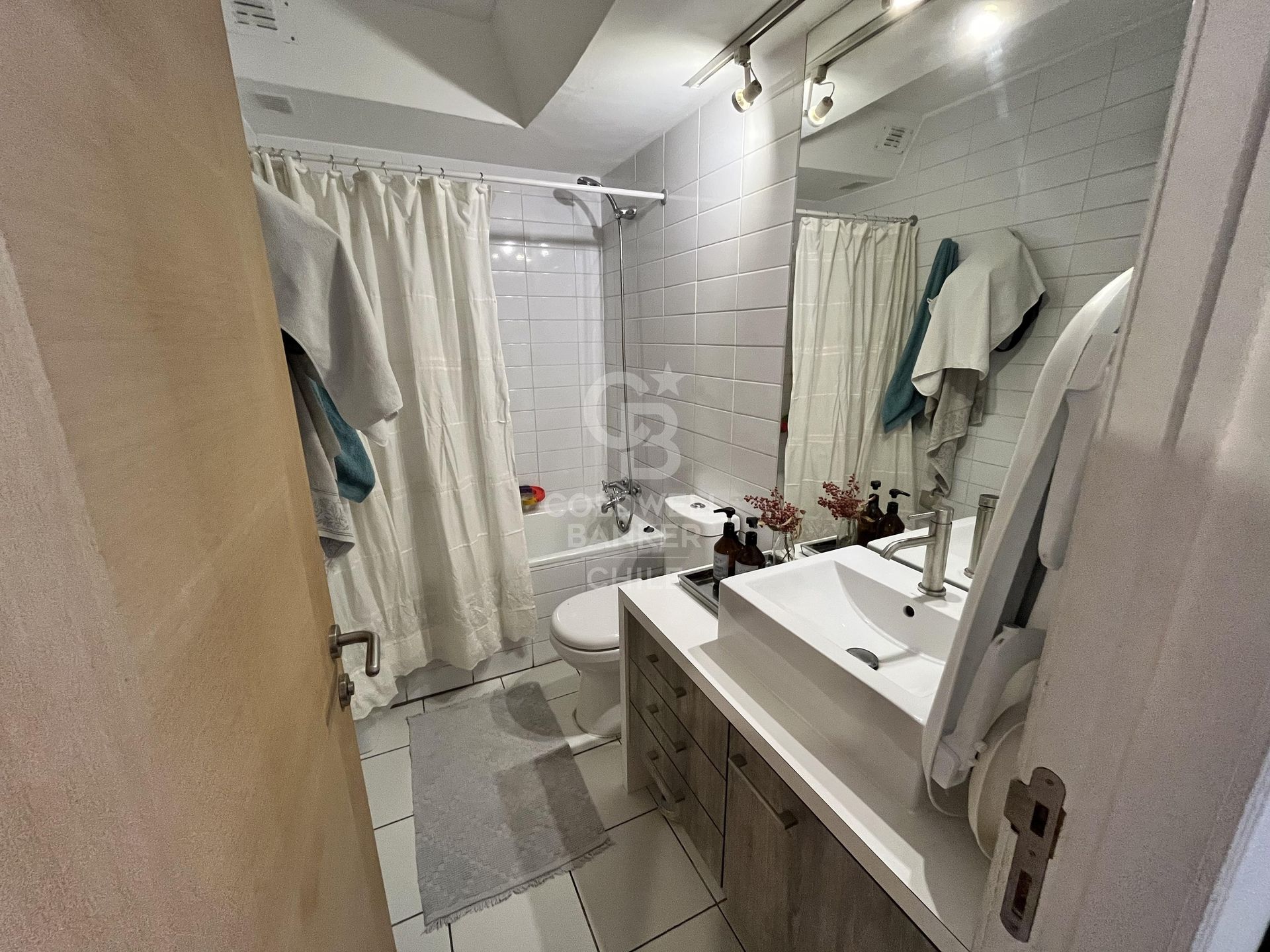 Vitacura, Chile, 2 Bedrooms Bedrooms, ,3 BathroomsBathrooms,Residential,For Sale,1730197