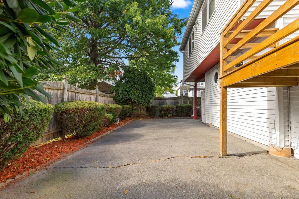 Everett, Massachusetts, 02149, United States, 3 Bedrooms Bedrooms, ,2 BathroomsBathrooms,Residential,For Sale,1937012