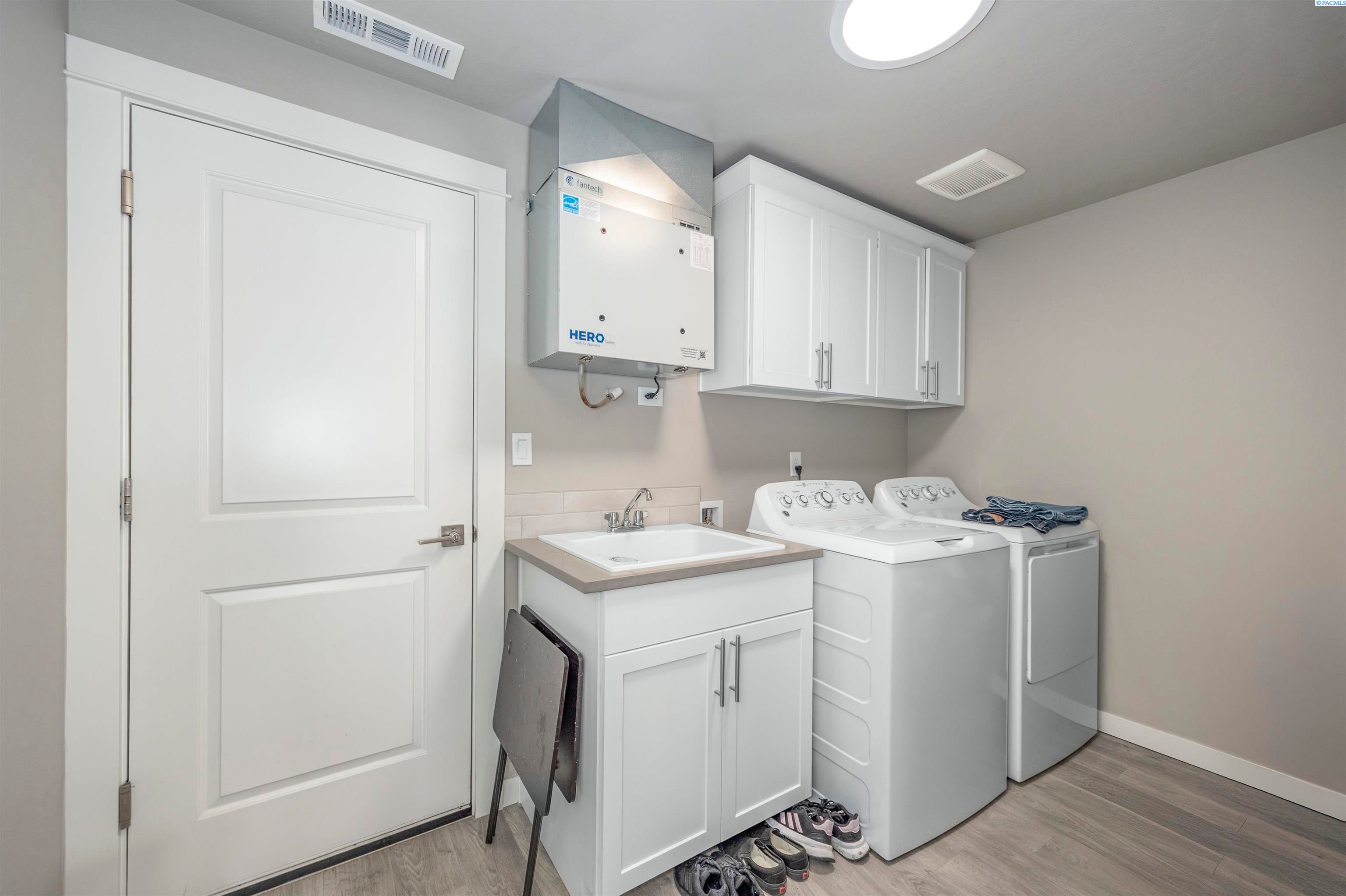 Prosser, Washington, 99350, United States, 3 Bedrooms Bedrooms, ,1 BathroomBathrooms,Residential,For Sale,2032317