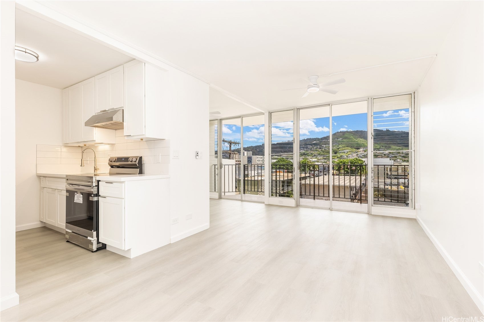 Algaroba St, Honolulu, HI 96826