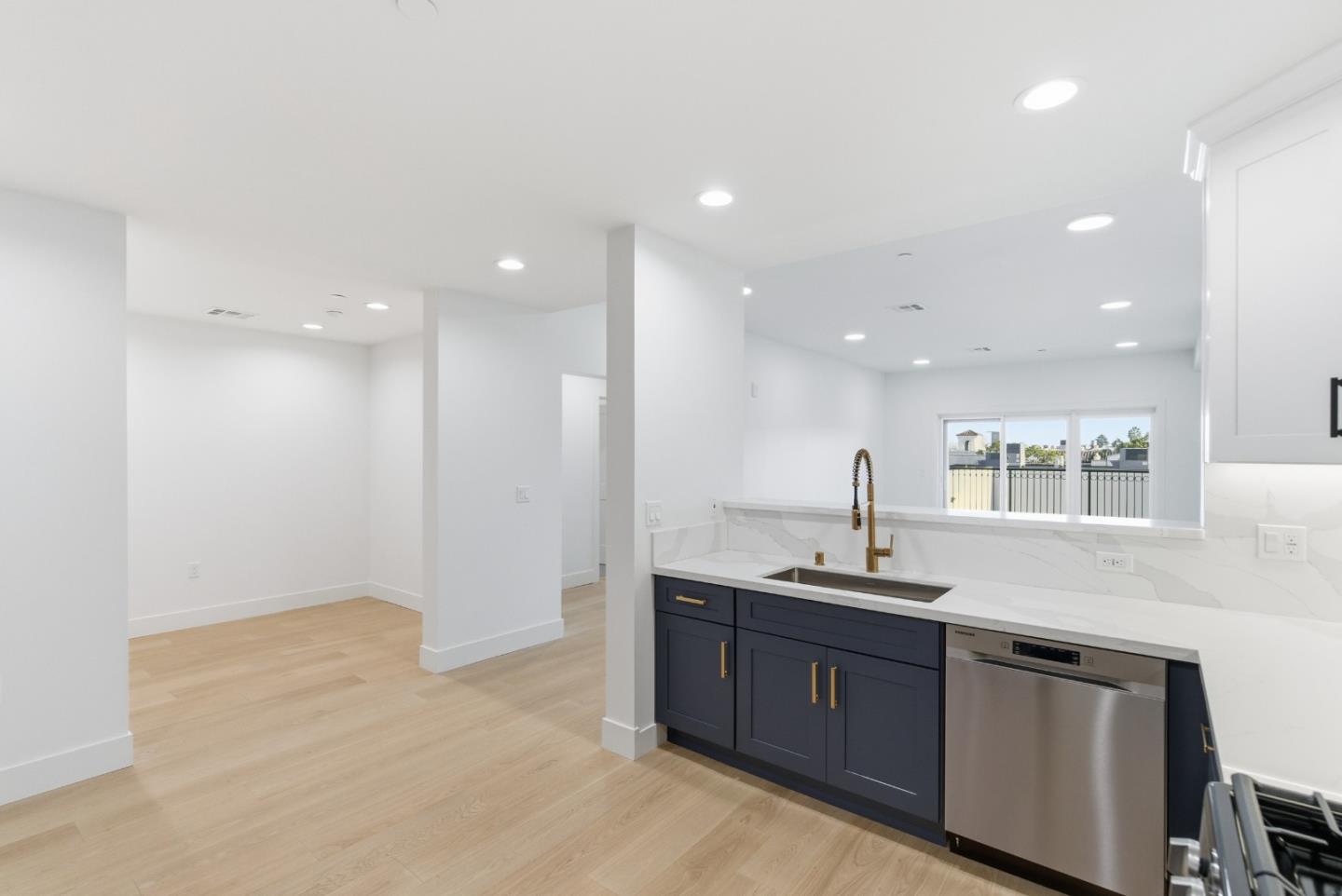 San Carlos, California, 94070, United States, 2 Bedrooms Bedrooms, ,3 BathroomsBathrooms,Residential,For Sale,2002922