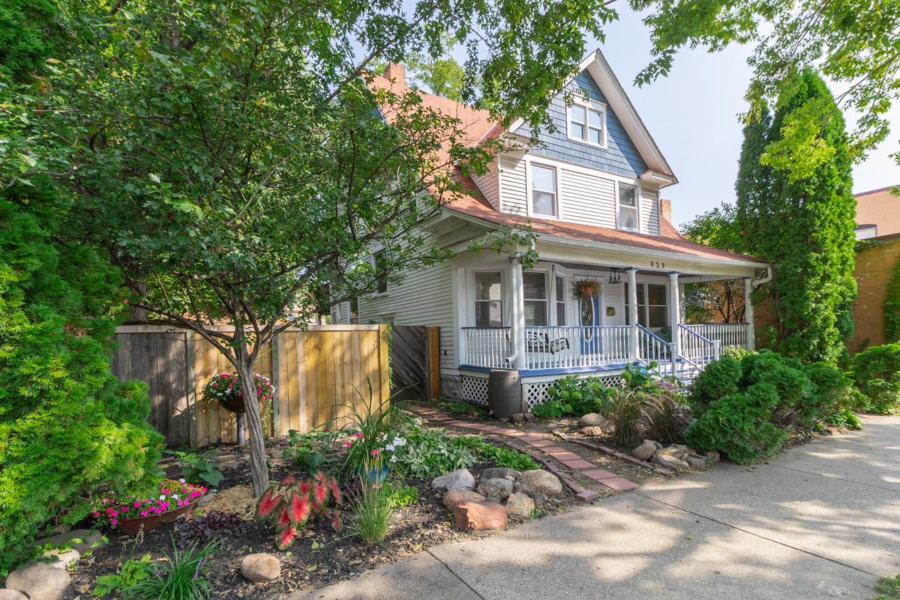 Saint Paul, Minnesota, 55104, United States, 5 Bedrooms Bedrooms, ,3 BathroomsBathrooms,Residential,For Sale,1947967