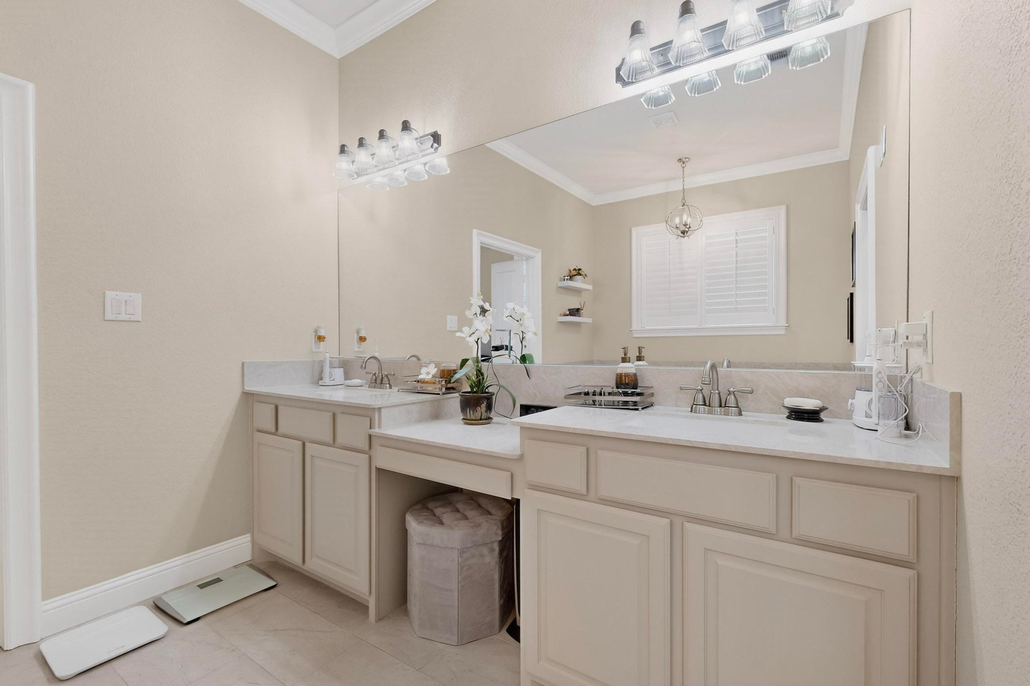 Cedar Hill, Texas, 75104, United States, 3 Bedrooms Bedrooms, ,4 BathroomsBathrooms,Residential,For Sale,1999299