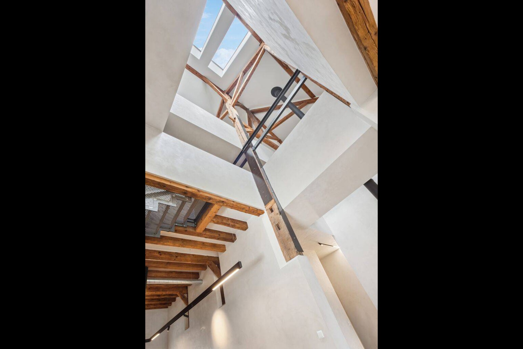  Exceptional villa with majestic volumes and swimming pool - 物件實景