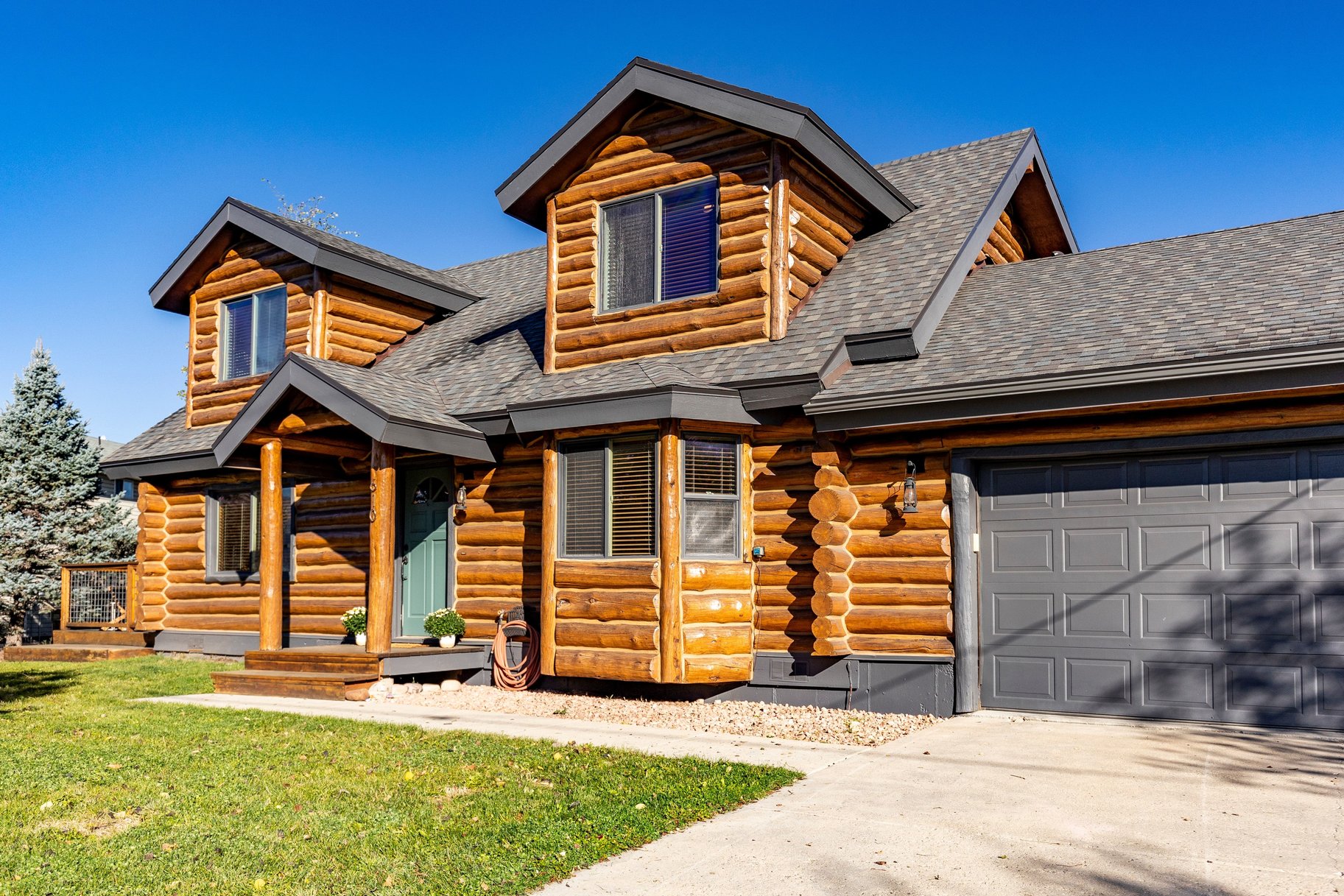  Easy Mountain Living, Made for Real Life: Log Warmth, Mountain Views, Flat Lot - 物件實景