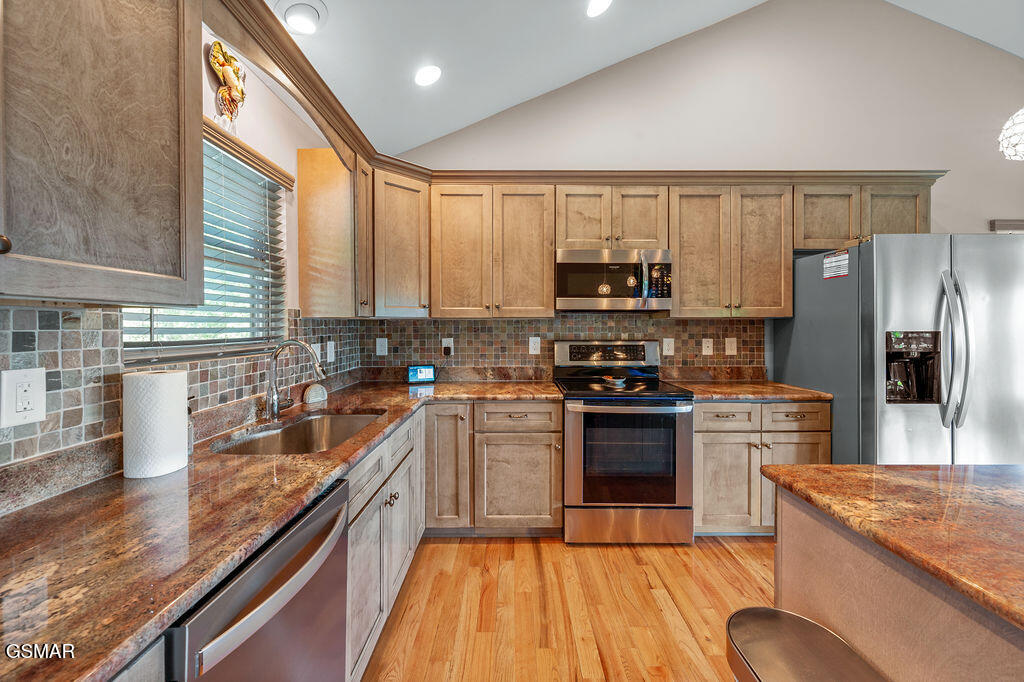 Gatlinburg, Tennessee, 37738, United States, 2 Bedrooms Bedrooms, ,2 BathroomsBathrooms,Residential,For Sale,1924446