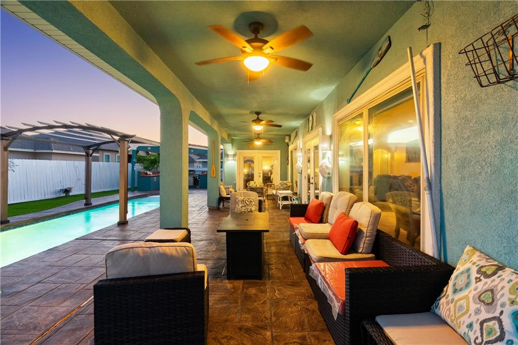 Corpus Christi, Texas, 78418, United States, 4 Bedrooms Bedrooms, ,4 BathroomsBathrooms,Residential,For Sale,1918827