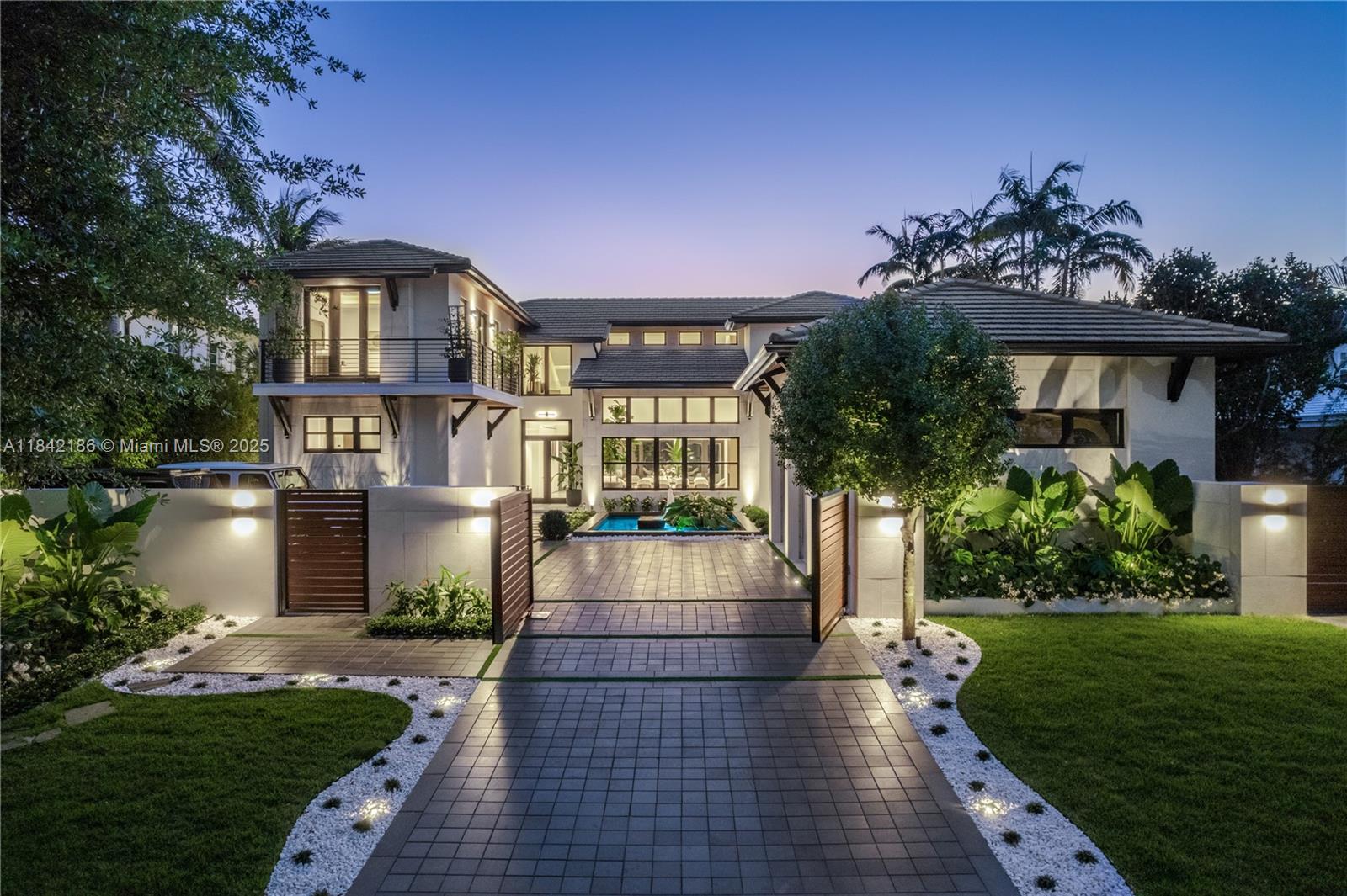 Miami, Florida, 33137, United States, 6 Bedrooms Bedrooms, ,7 BathroomsBathrooms,Residential,For Sale,1903270
