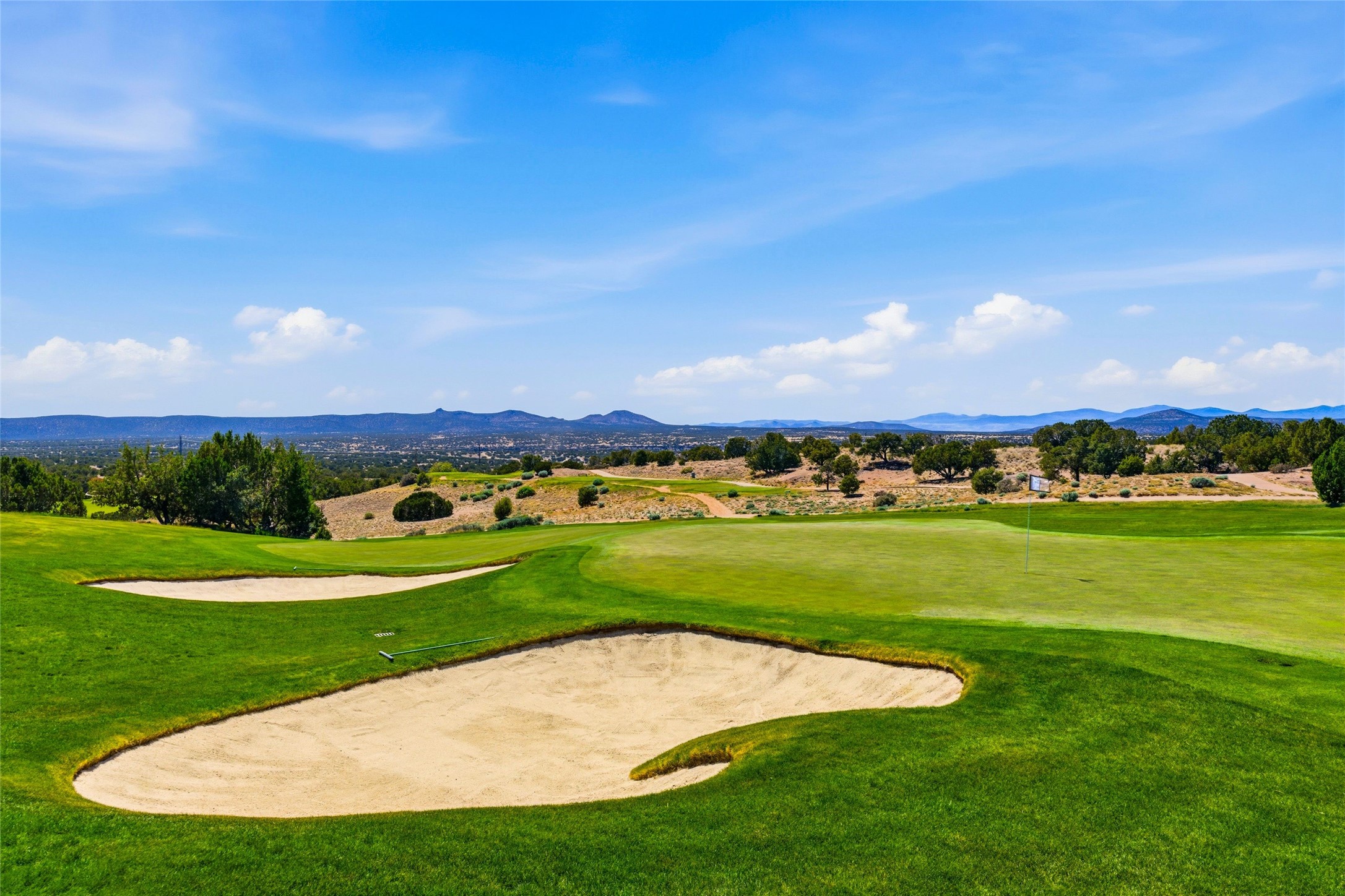  3 Plaza Velasquez Lot 44 - 物件實景